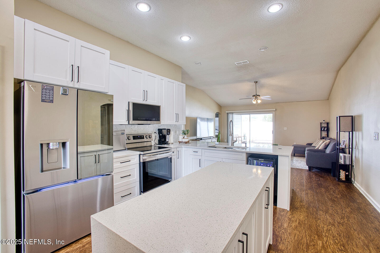 9105 PROSPERITY LAKE Drive