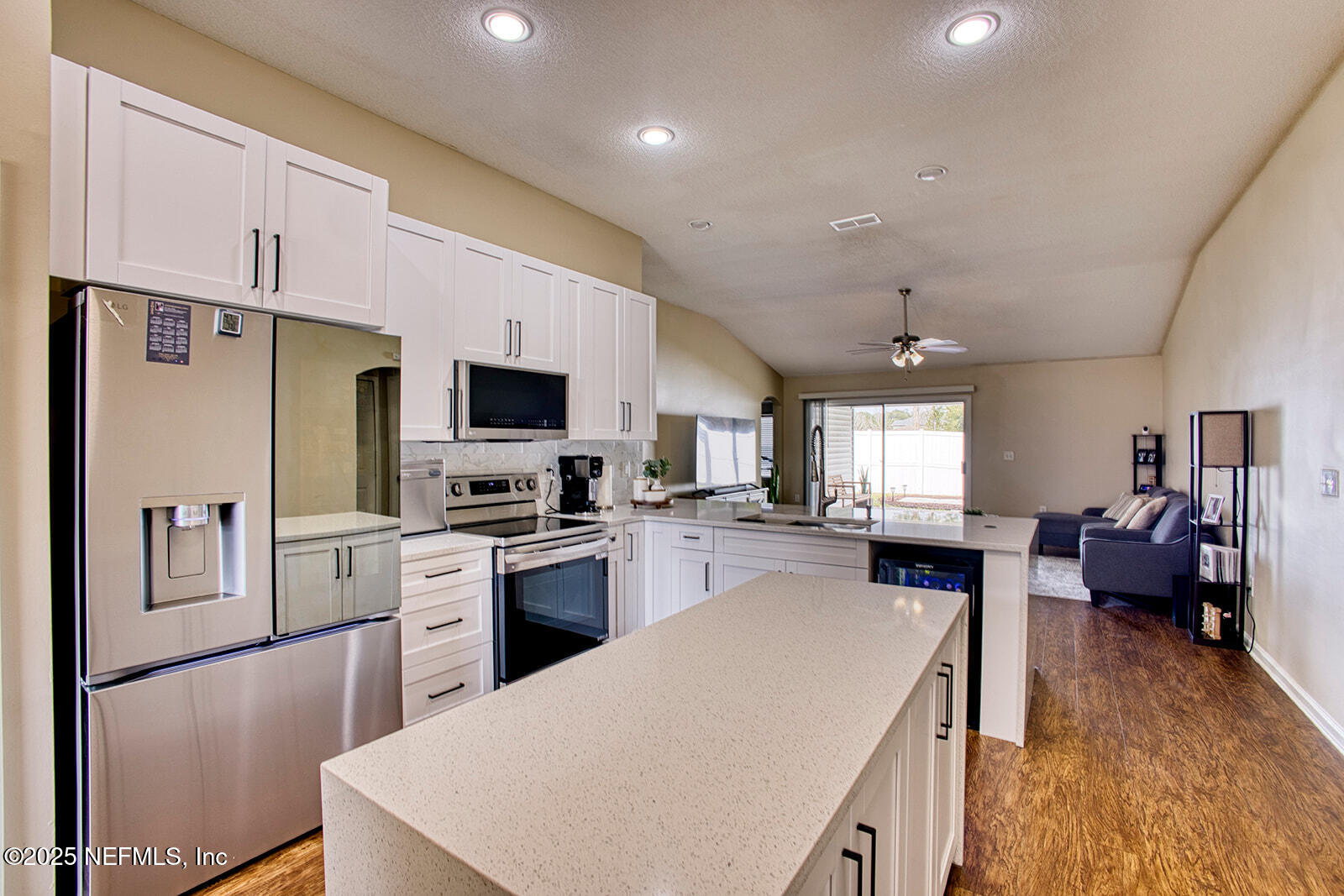 9105 PROSPERITY LAKE Drive