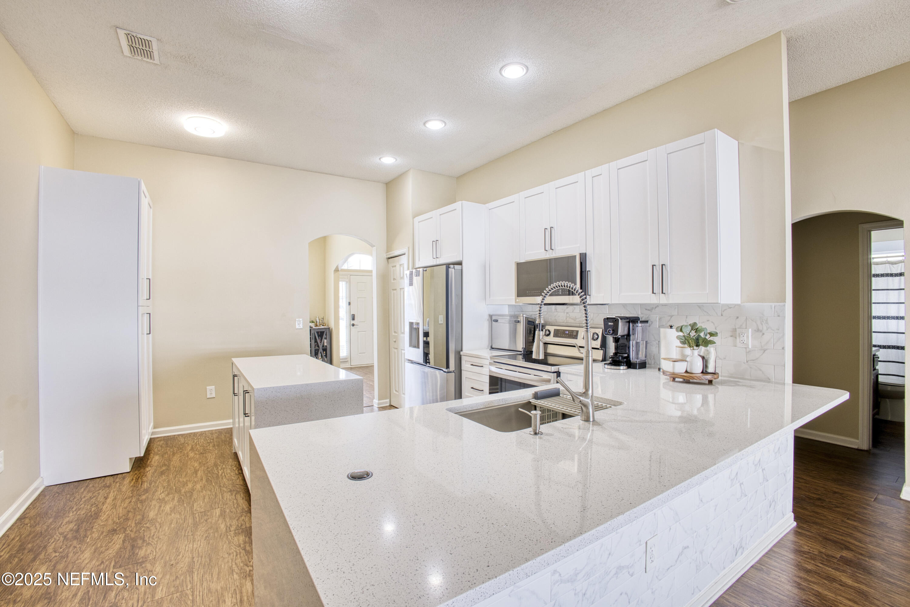 9105 PROSPERITY LAKE Drive