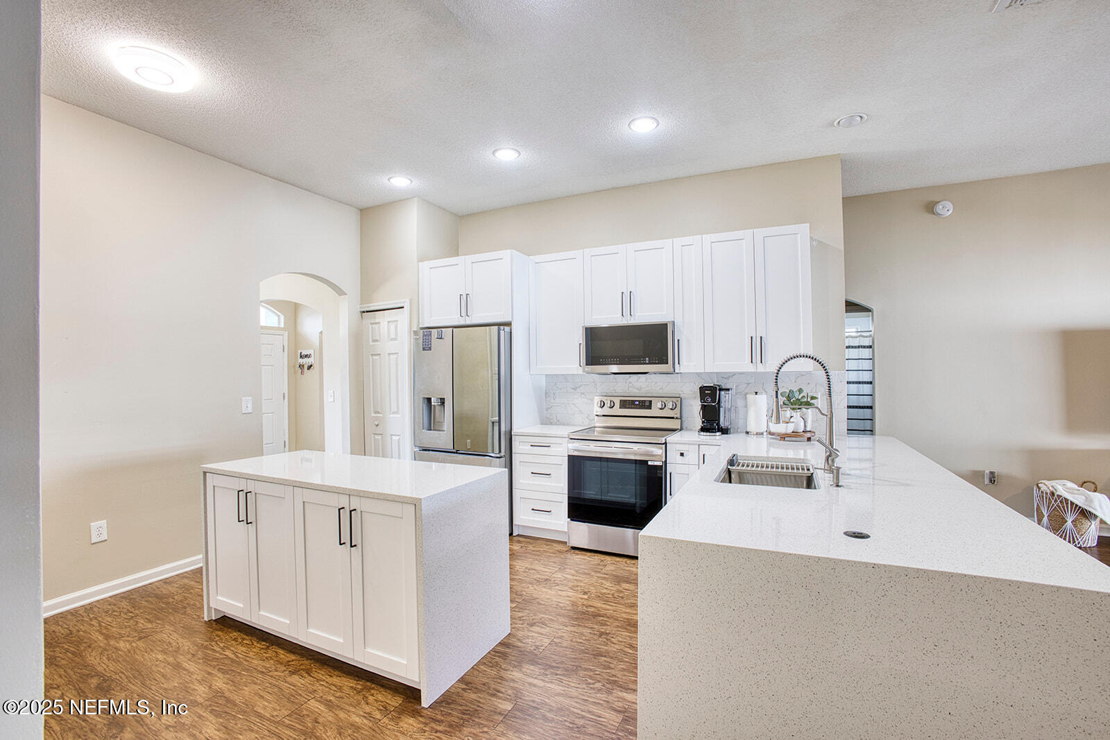 9105 PROSPERITY LAKE Drive