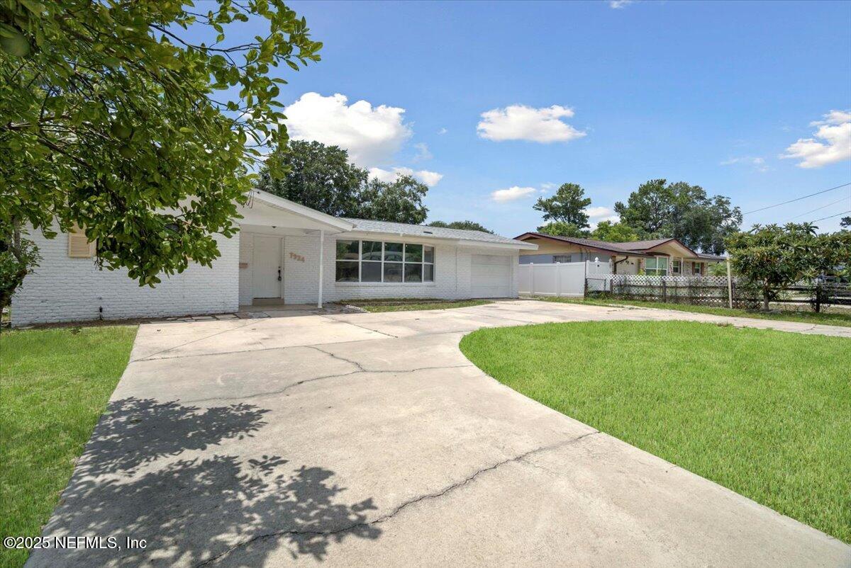 7934 OLD KINGS Road S