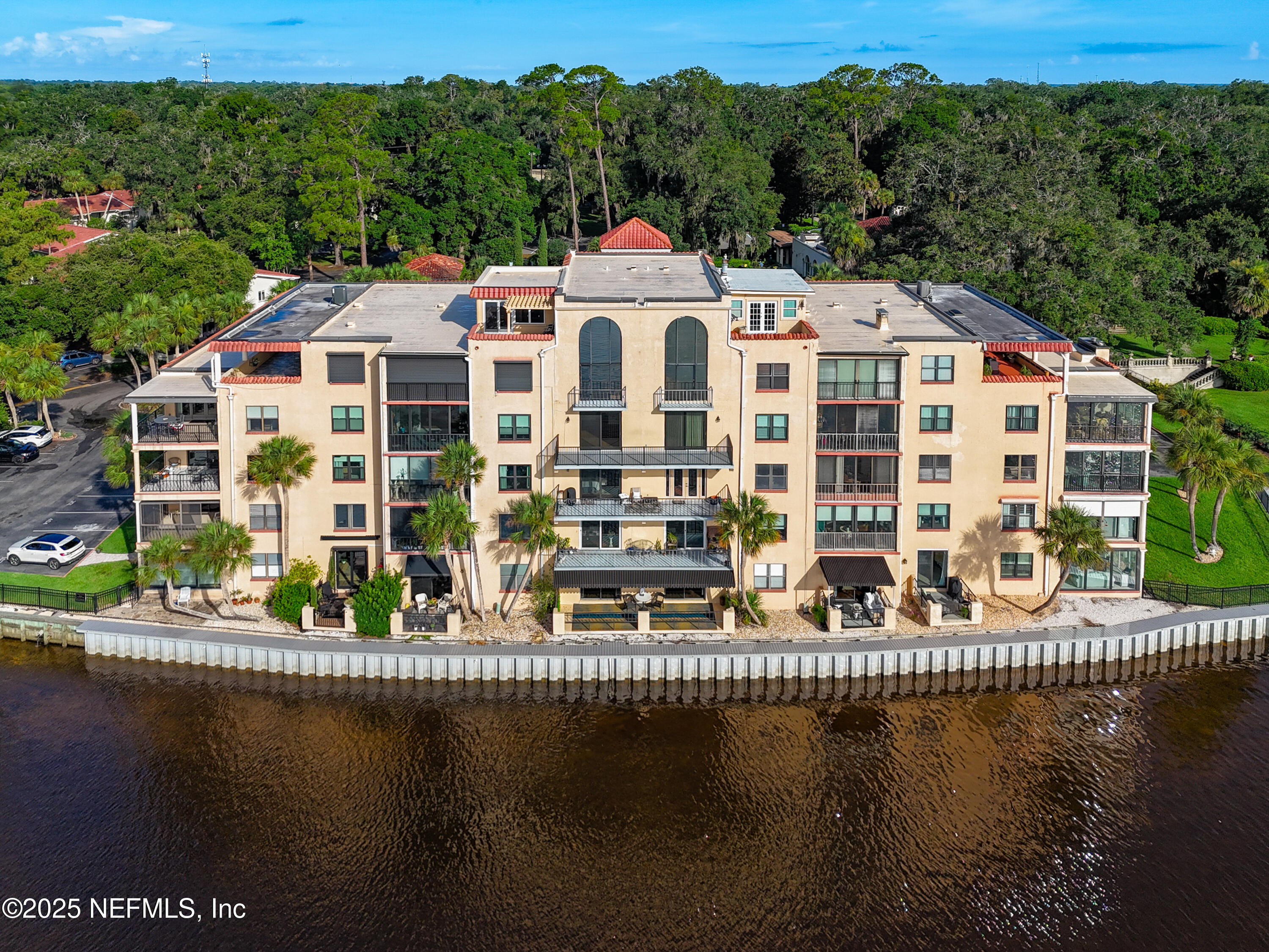 2199 ASTOR Street 403