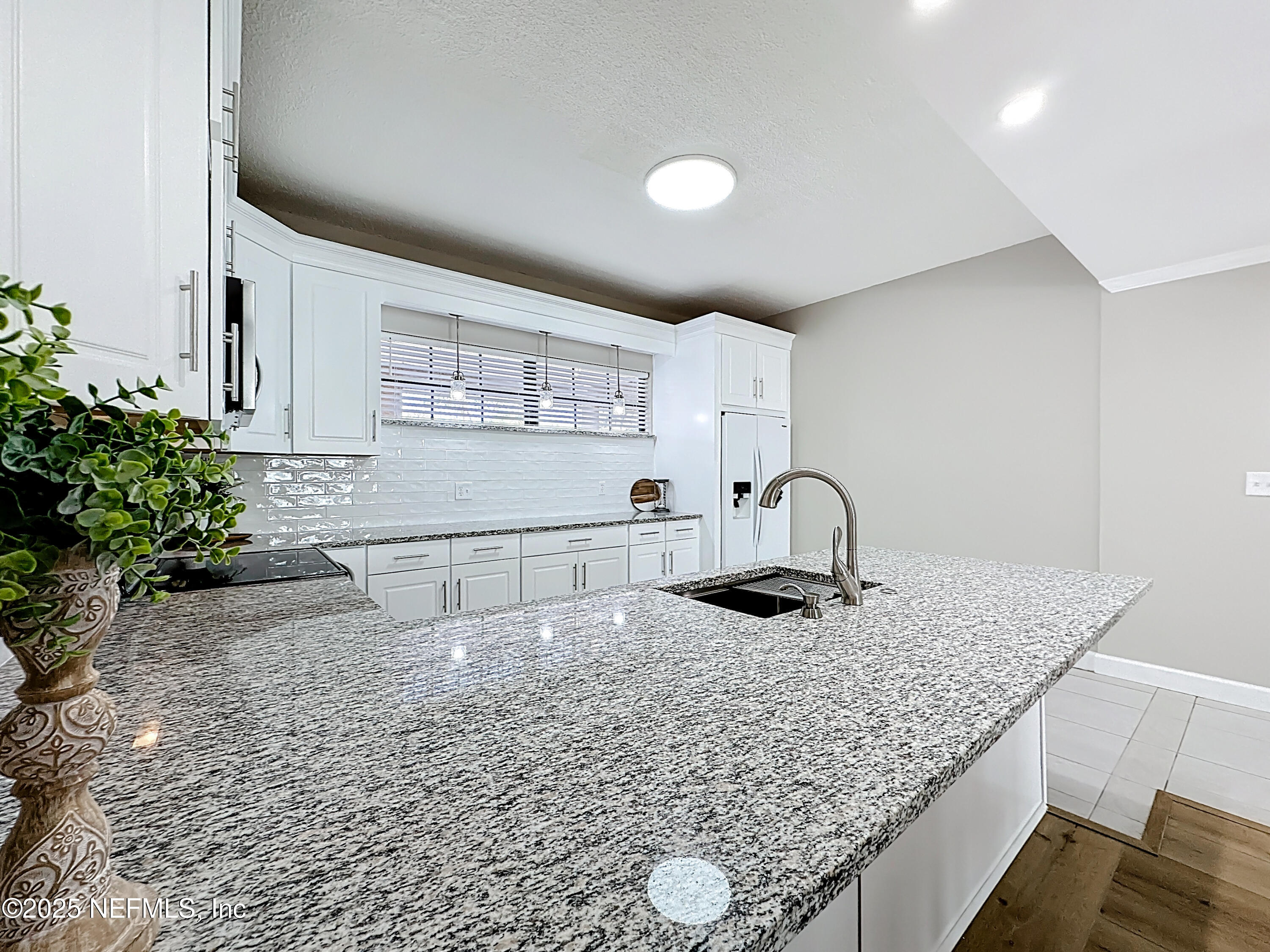 2199 ASTOR Street 403