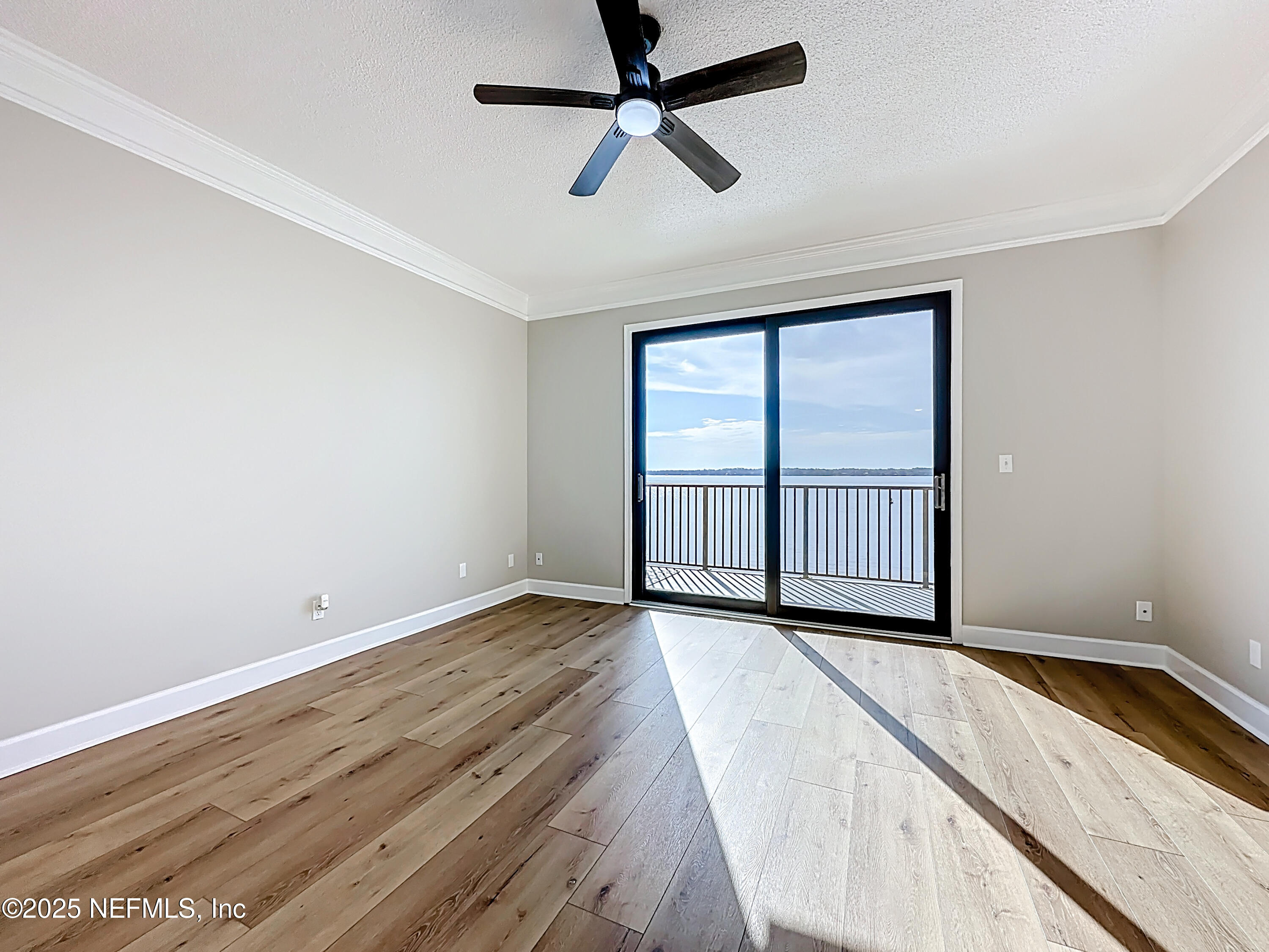 2199 ASTOR Street 403