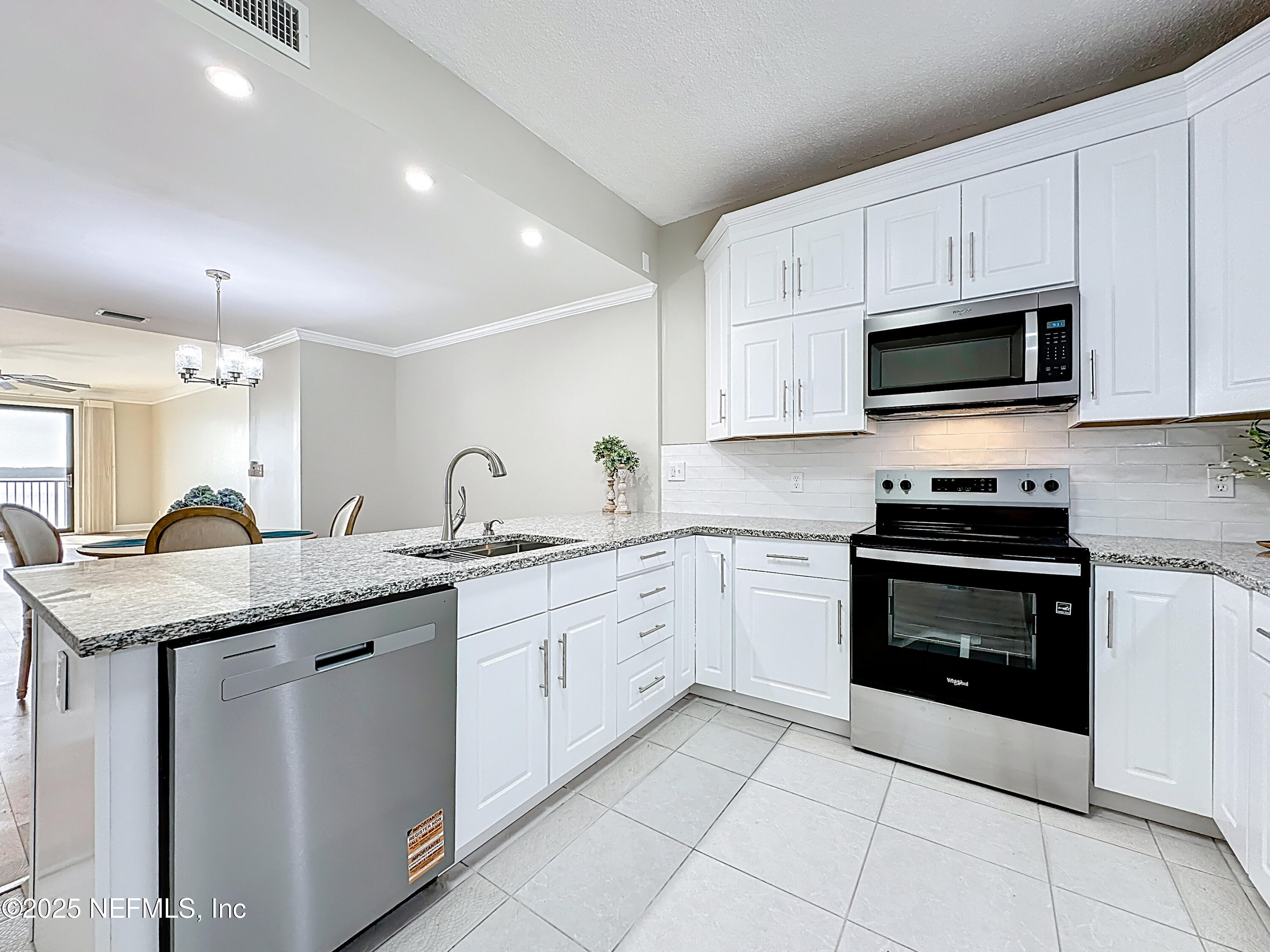 2199 ASTOR Street 403