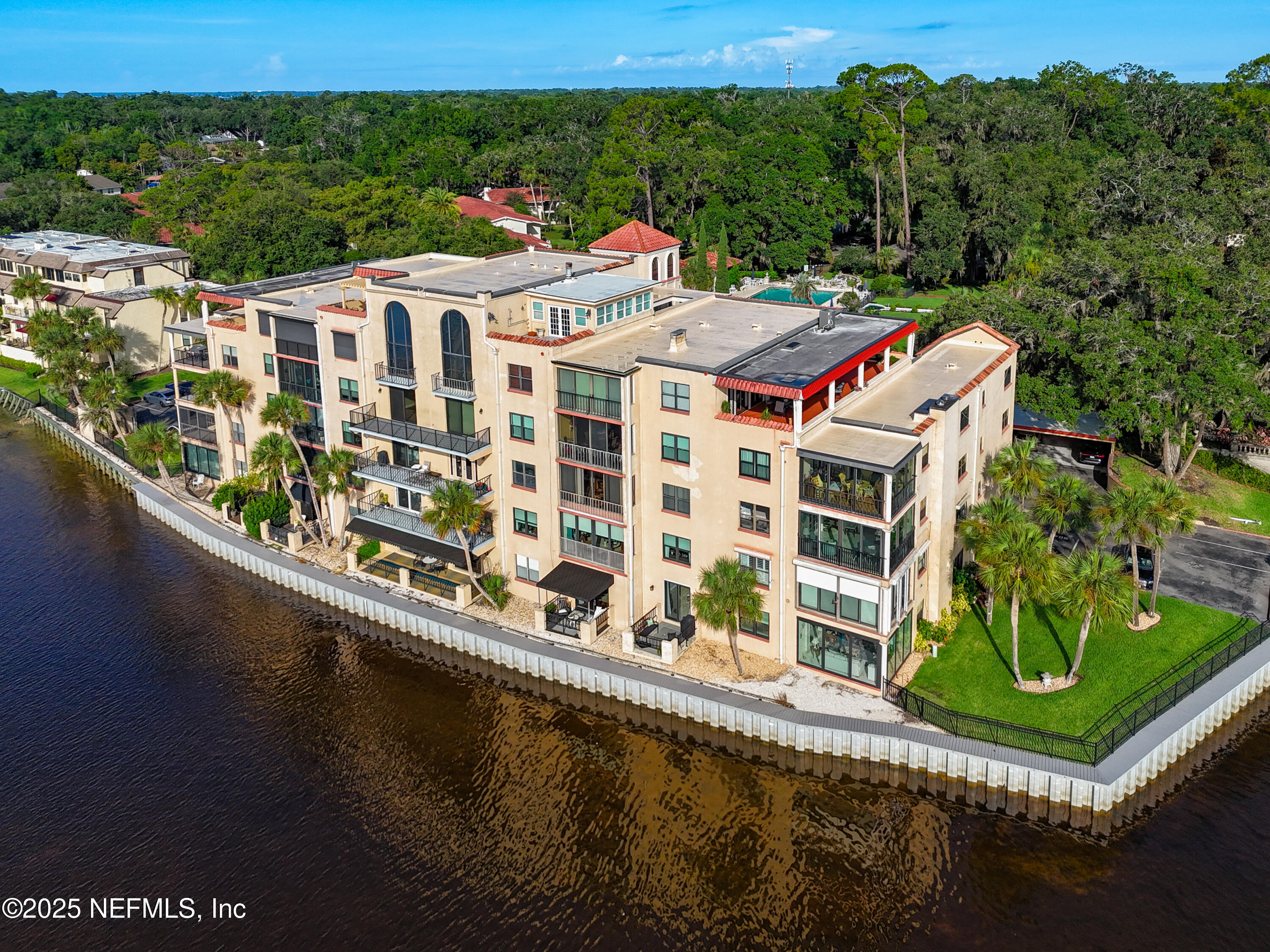 2199 ASTOR Street 403