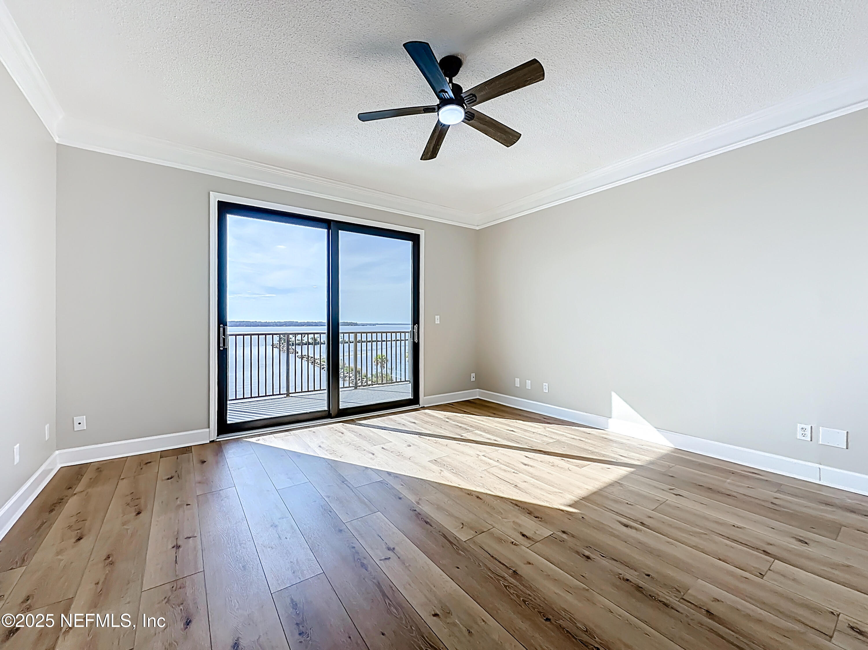 2199 ASTOR Street 403