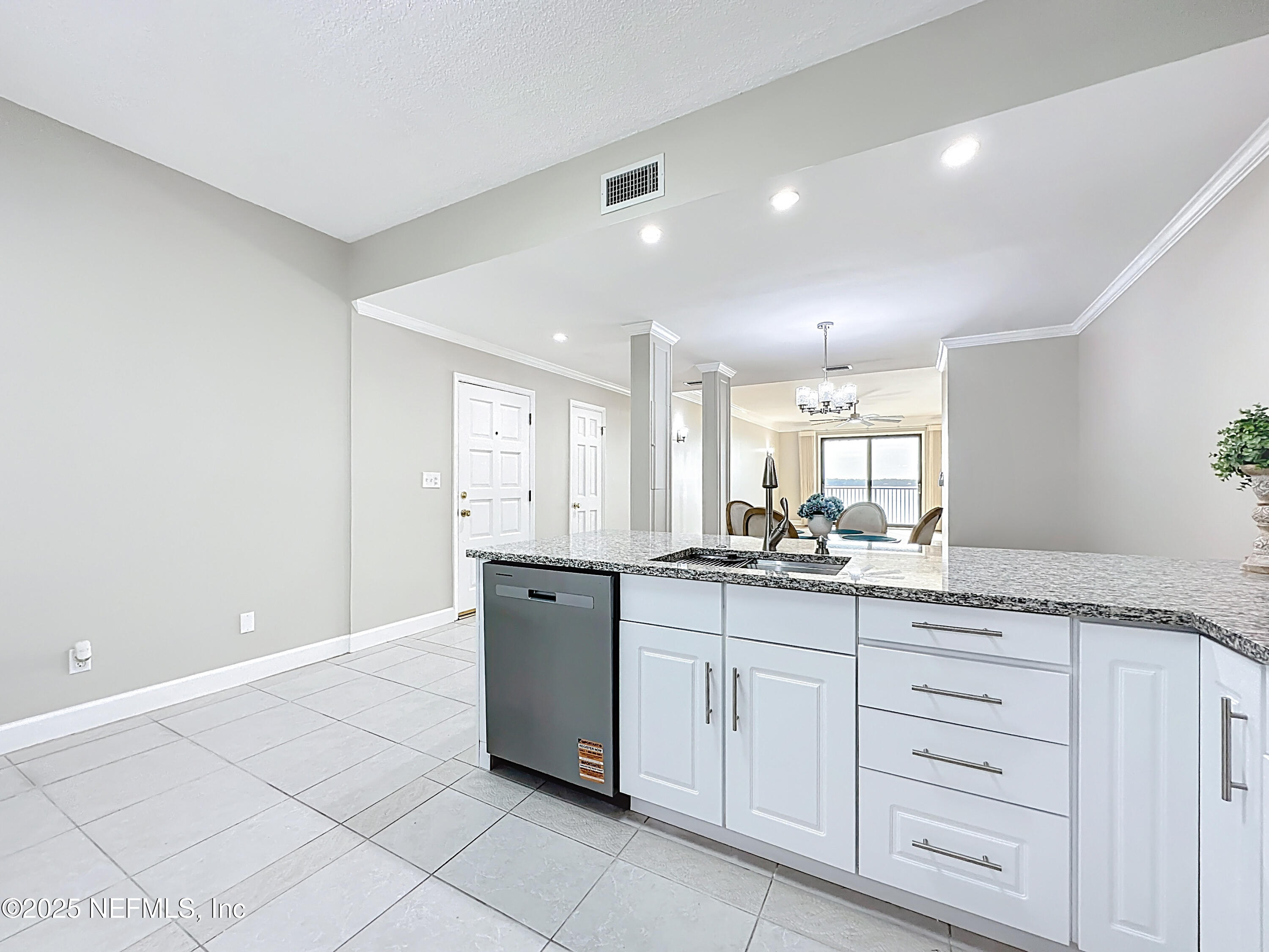 2199 ASTOR Street 403