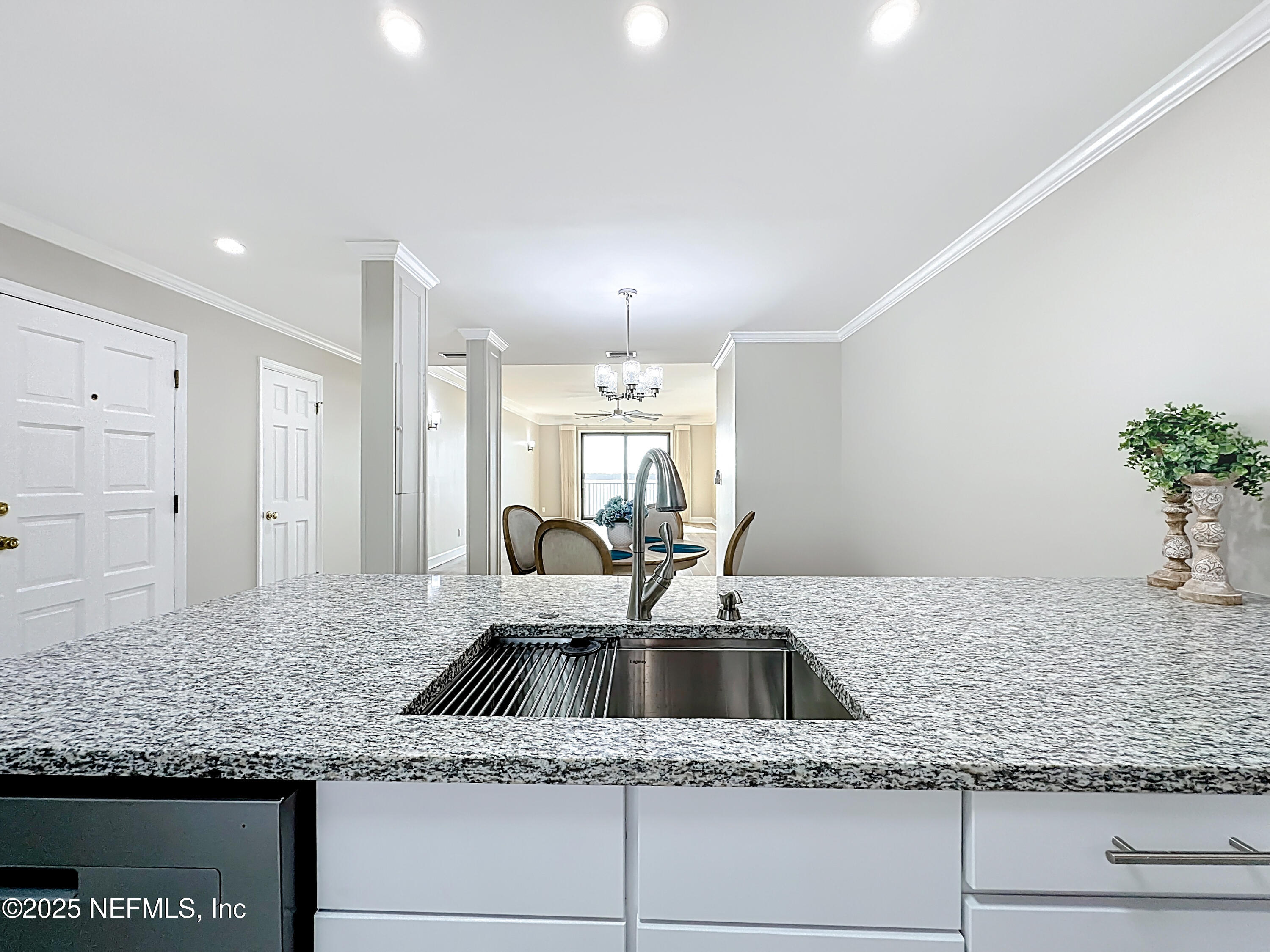 2199 ASTOR Street 403