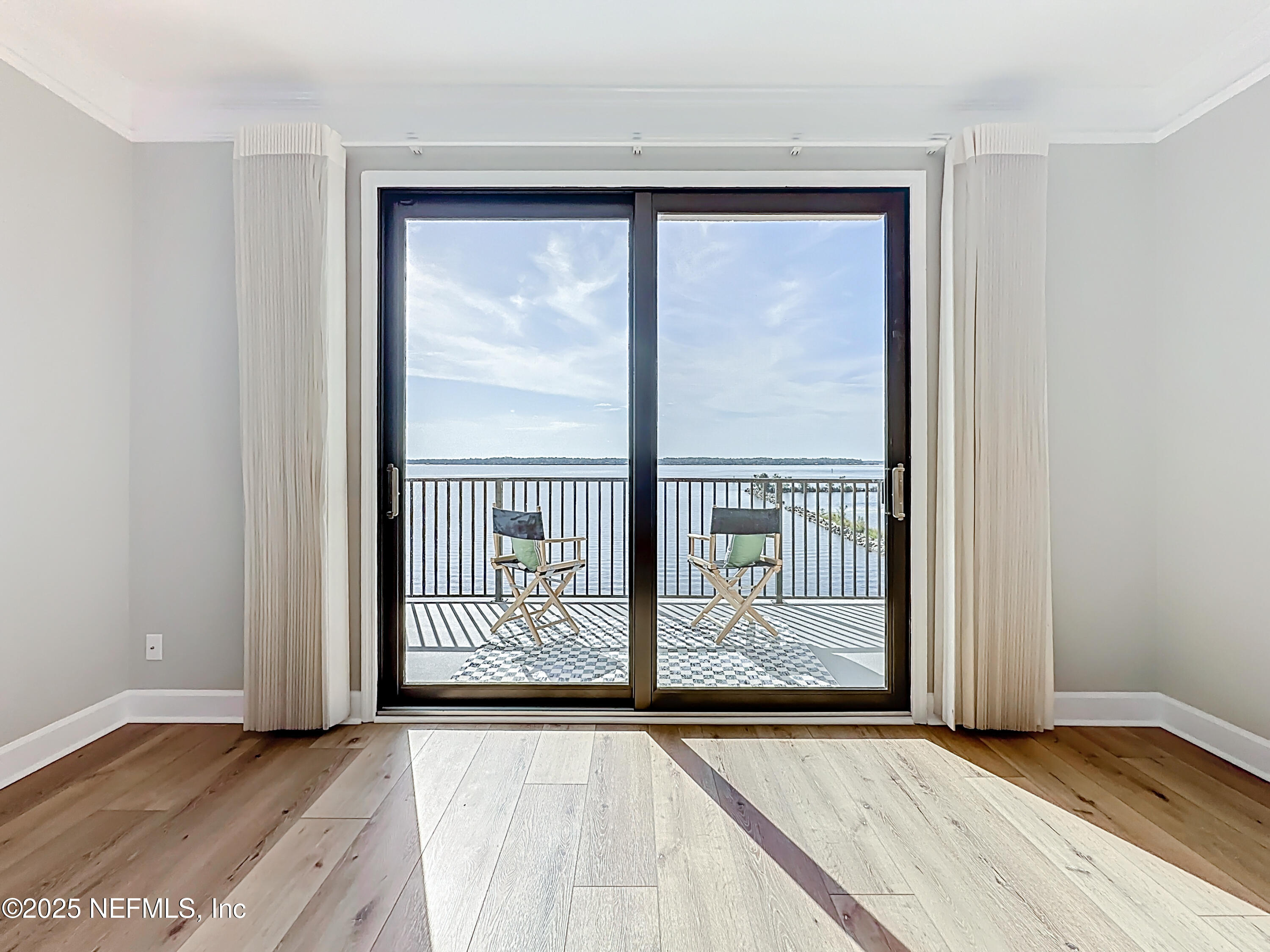 2199 ASTOR Street 403