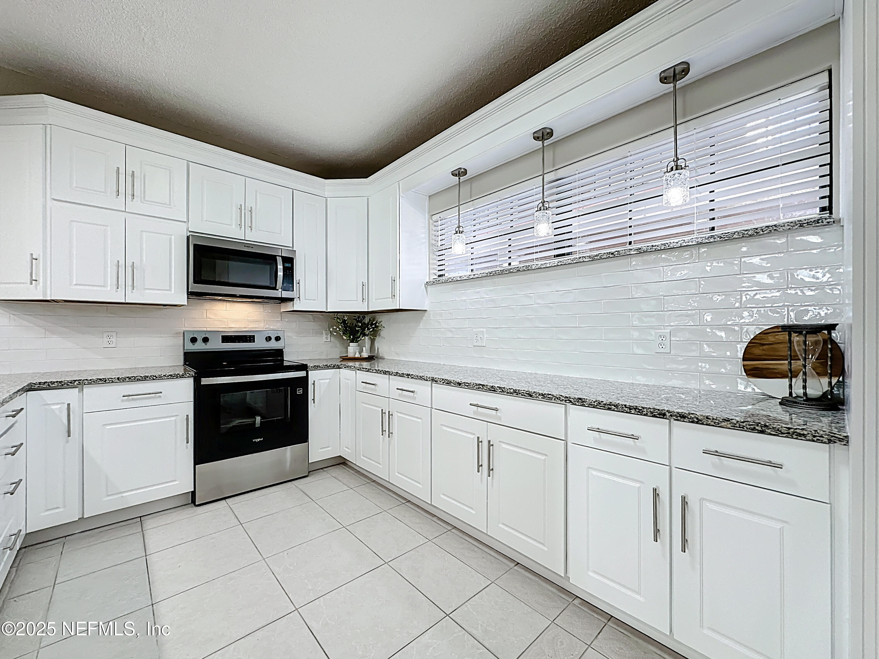 2199 ASTOR Street 403