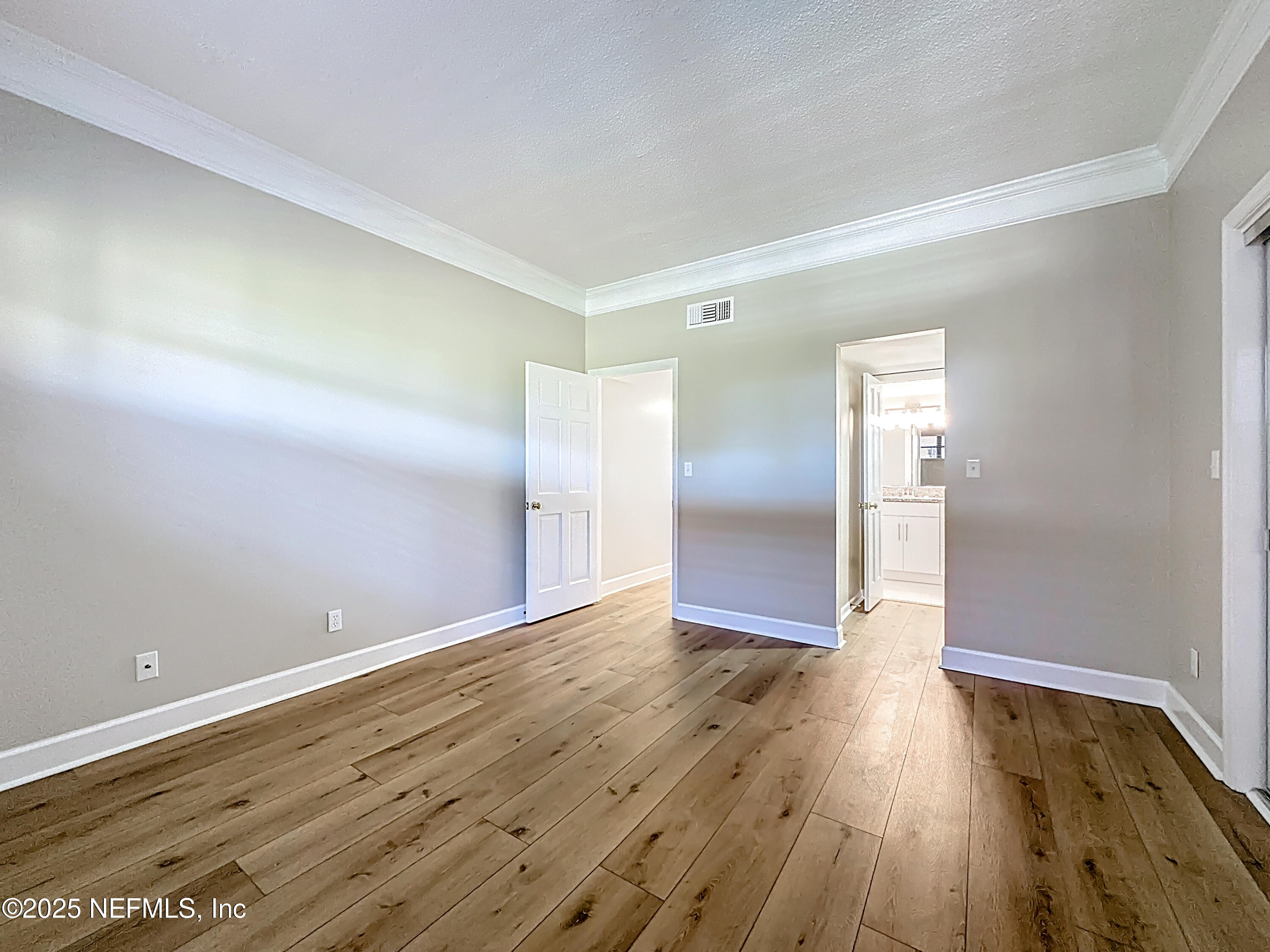 2199 ASTOR Street 403