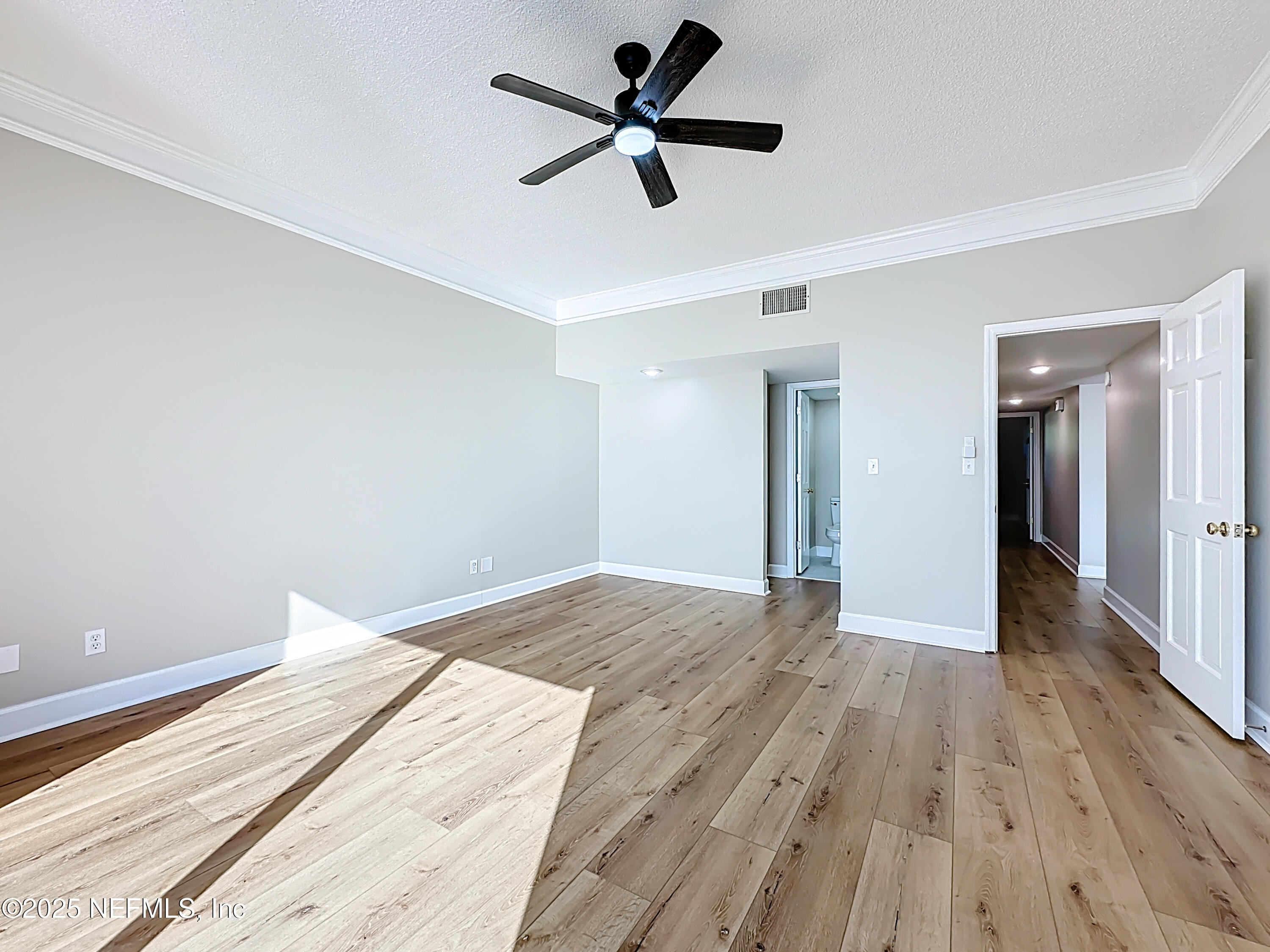 2199 ASTOR Street 403
