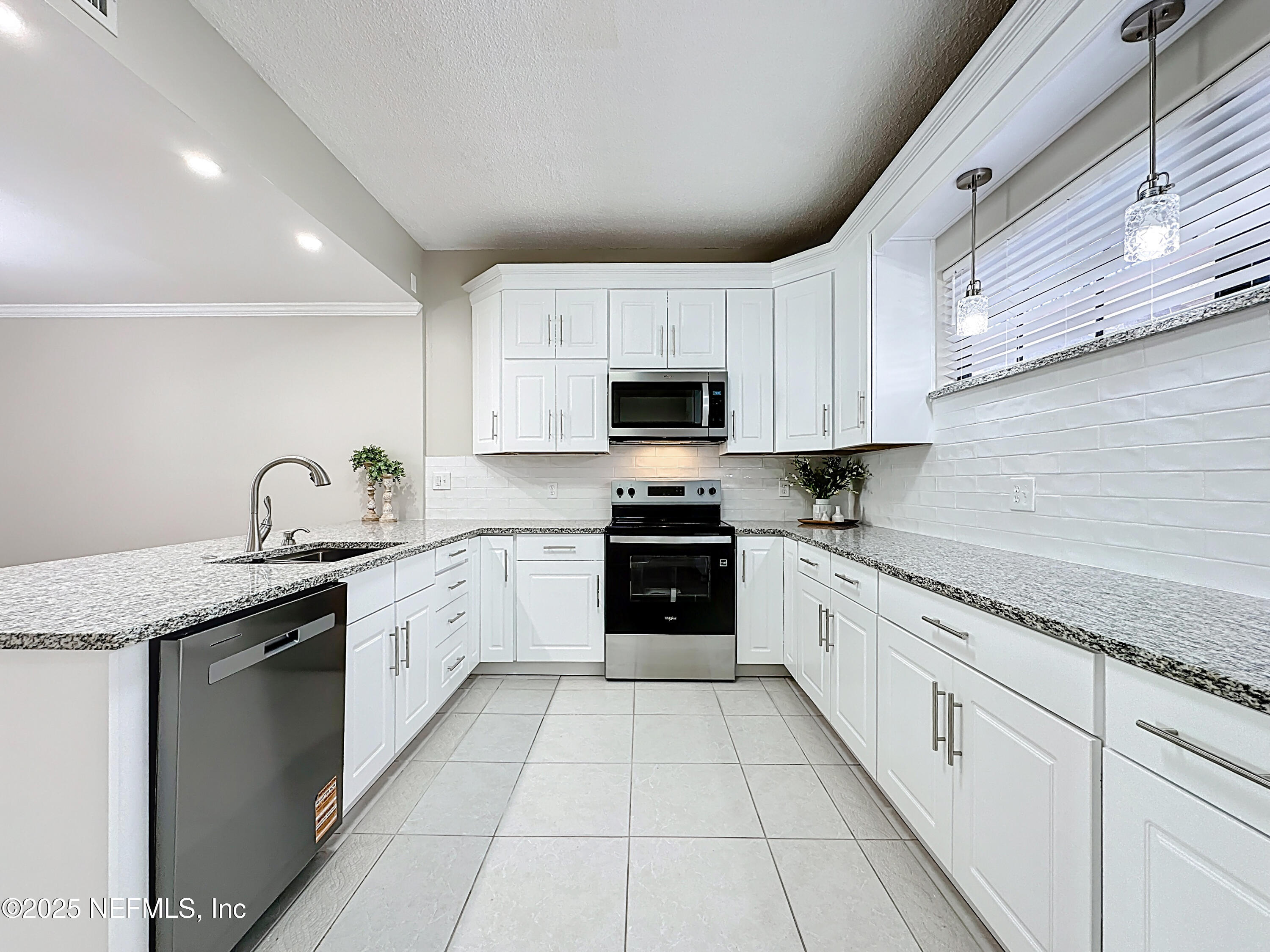 2199 ASTOR Street 403