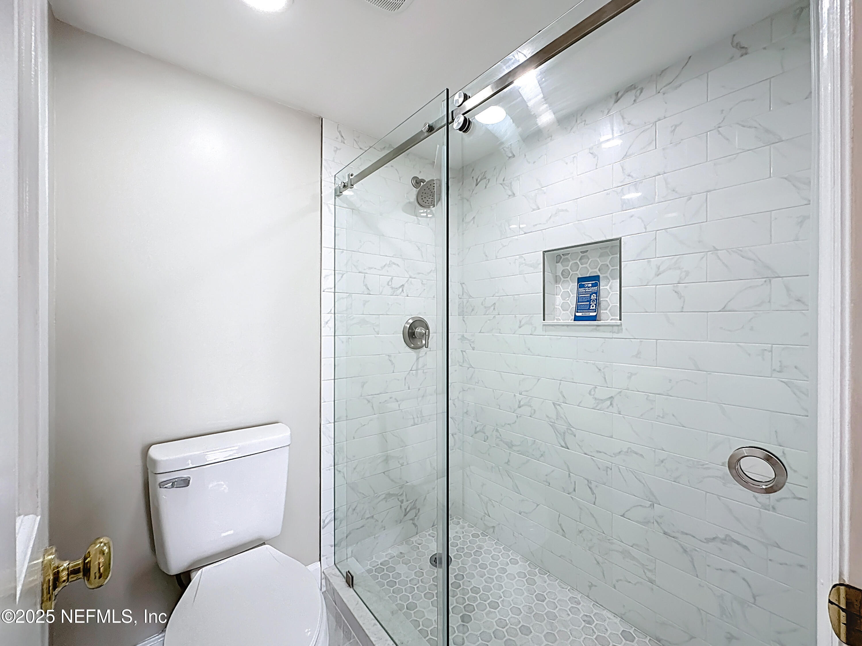 2199 ASTOR Street 403