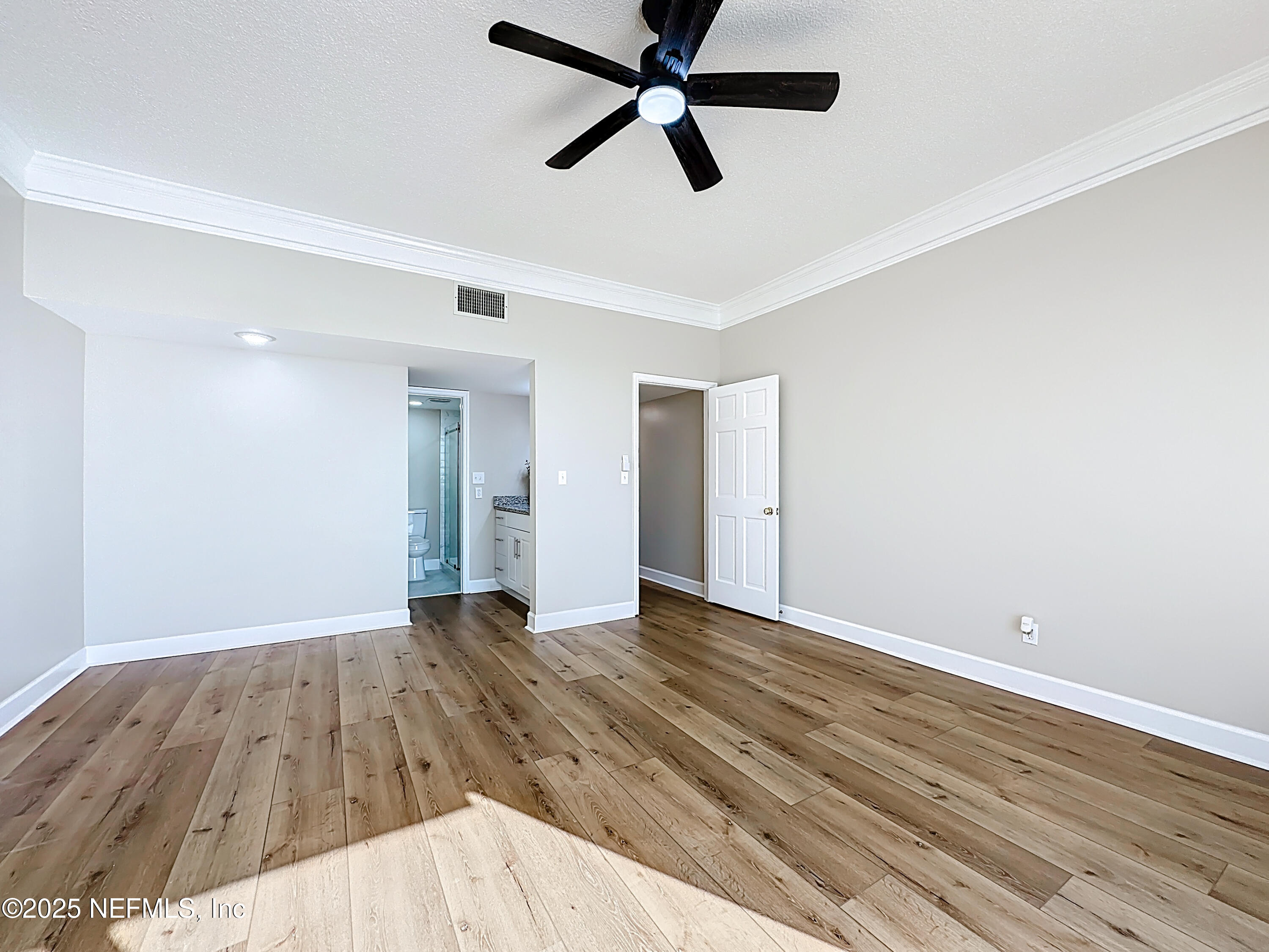 2199 ASTOR Street 403