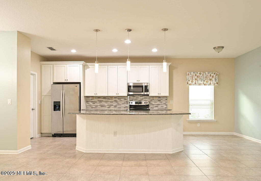 15736 SPOTTED SADDLE Circle