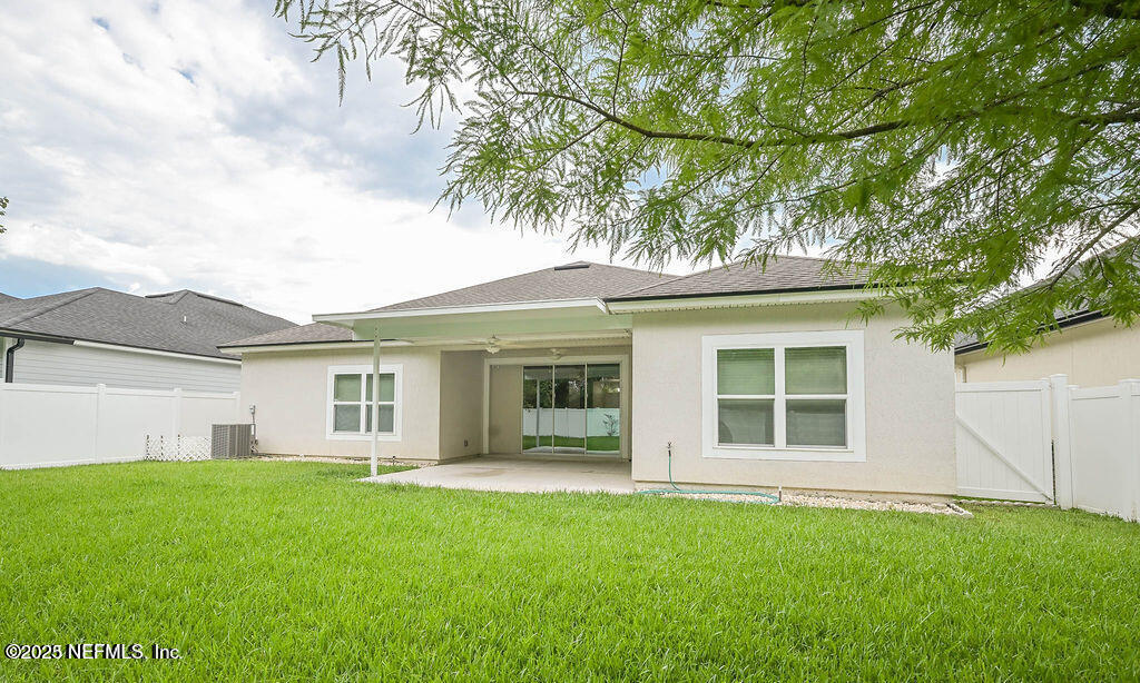 15736 SPOTTED SADDLE Circle