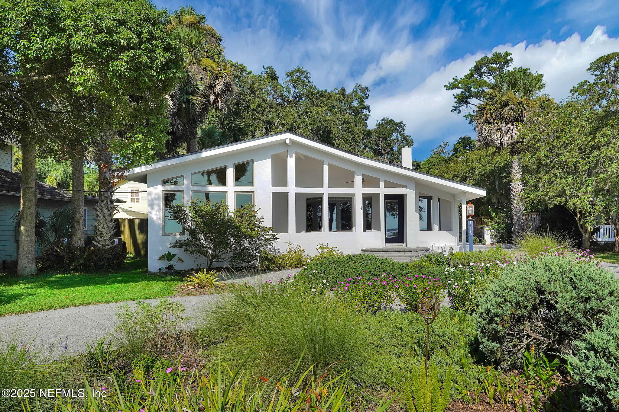 1050 RIVER Road