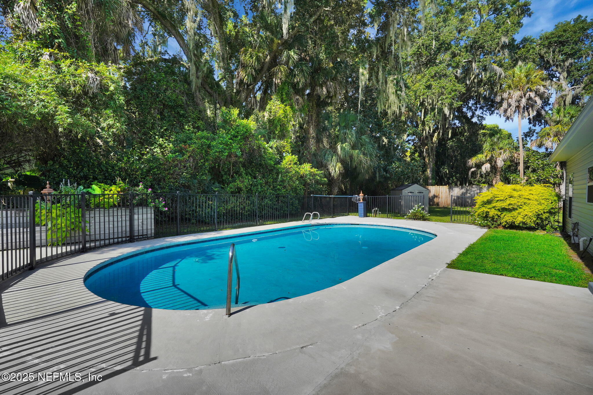 1050 RIVER Road
