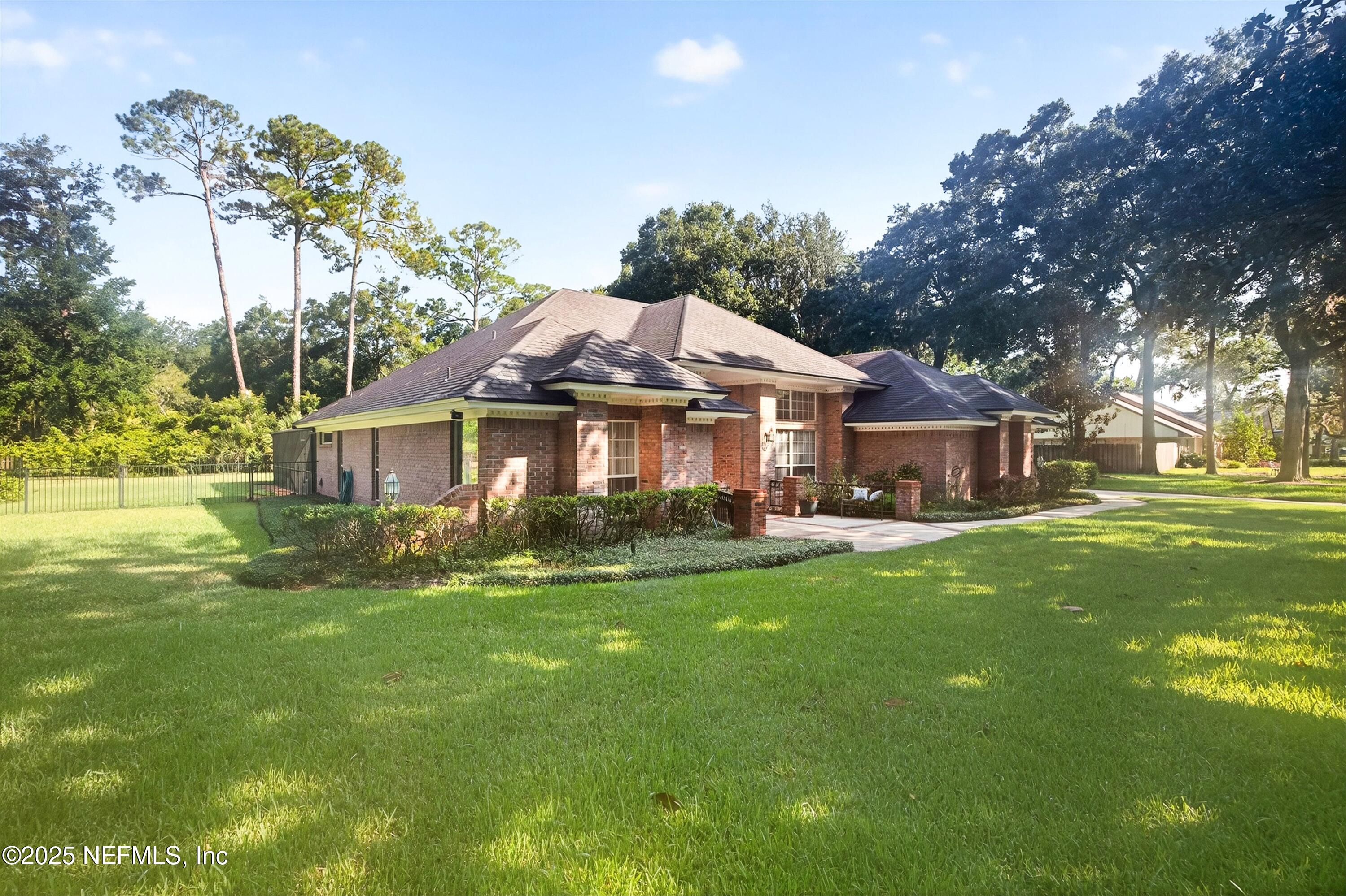 1704 PLANTATION OAKS Drive