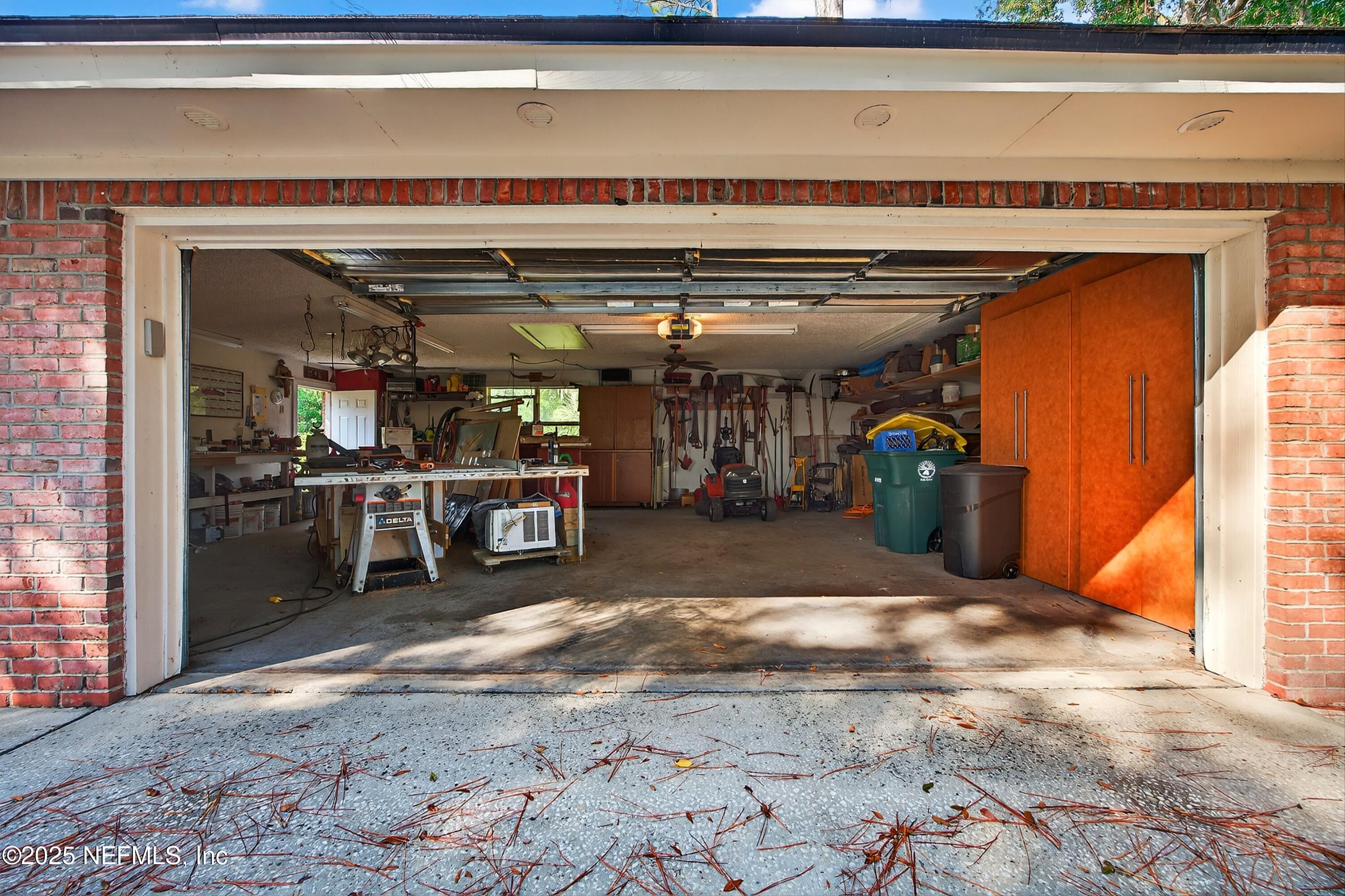 1704 PLANTATION OAKS Drive