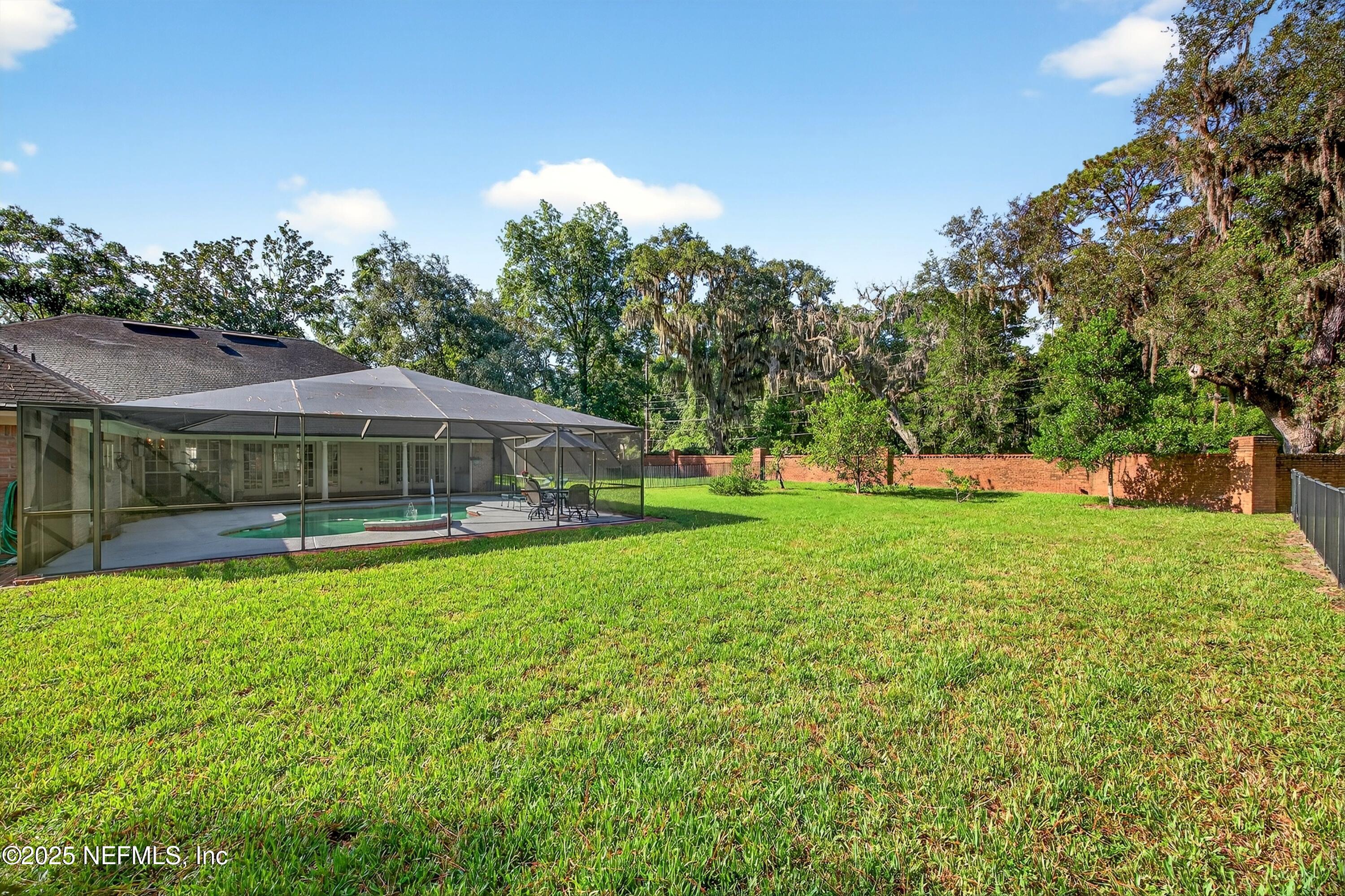 1704 PLANTATION OAKS Drive