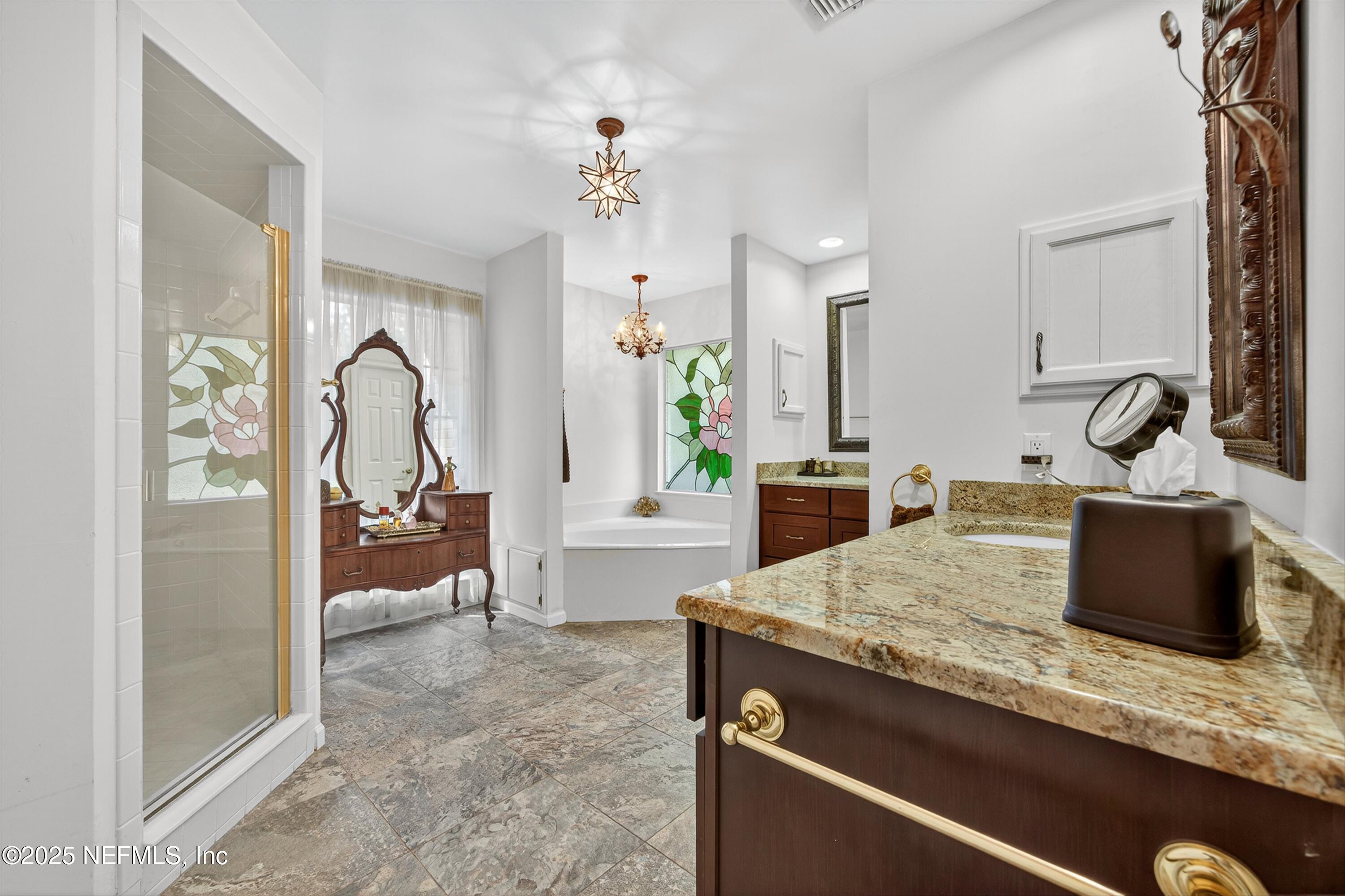1704 PLANTATION OAKS Drive