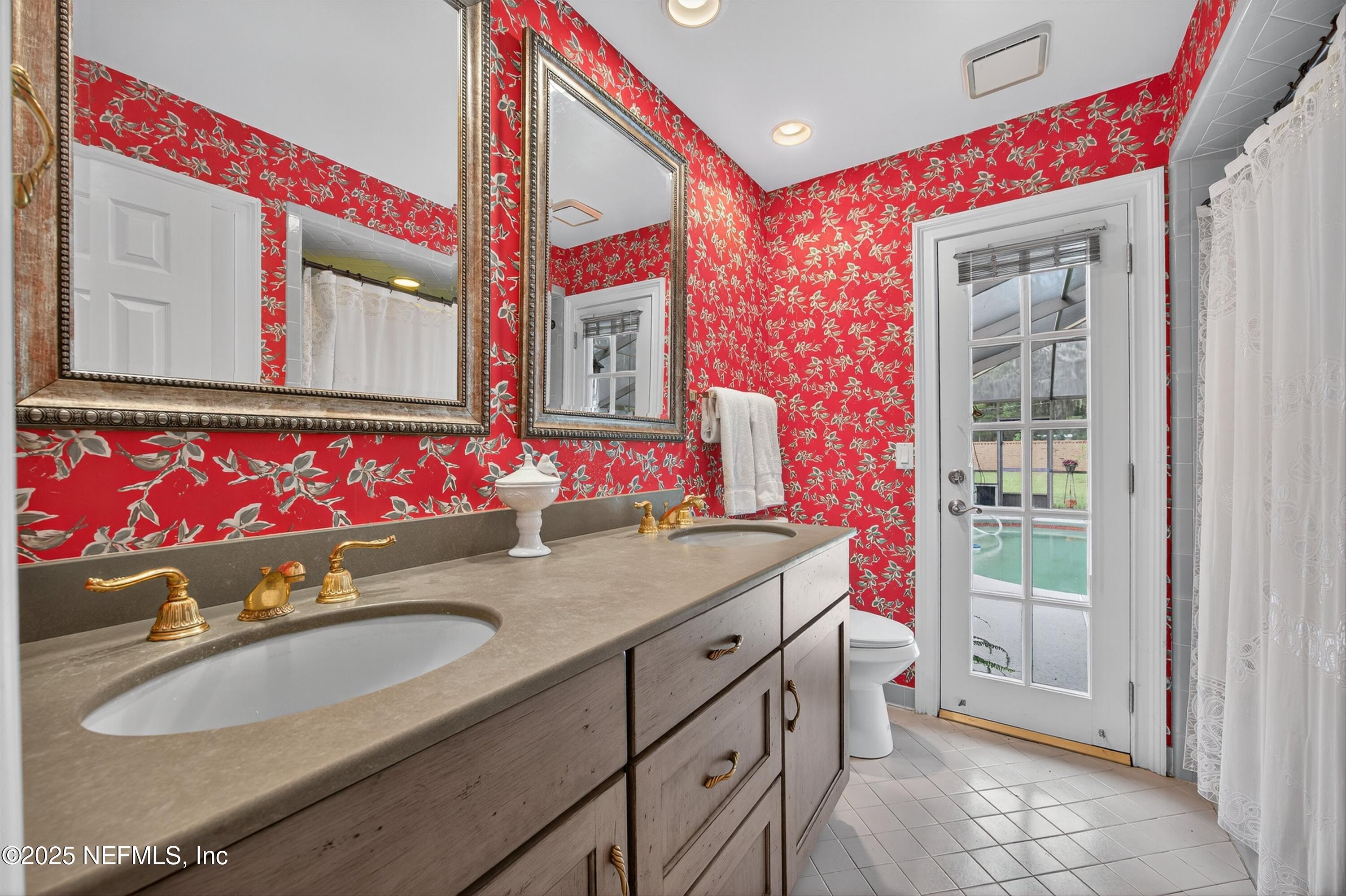 1704 PLANTATION OAKS Drive