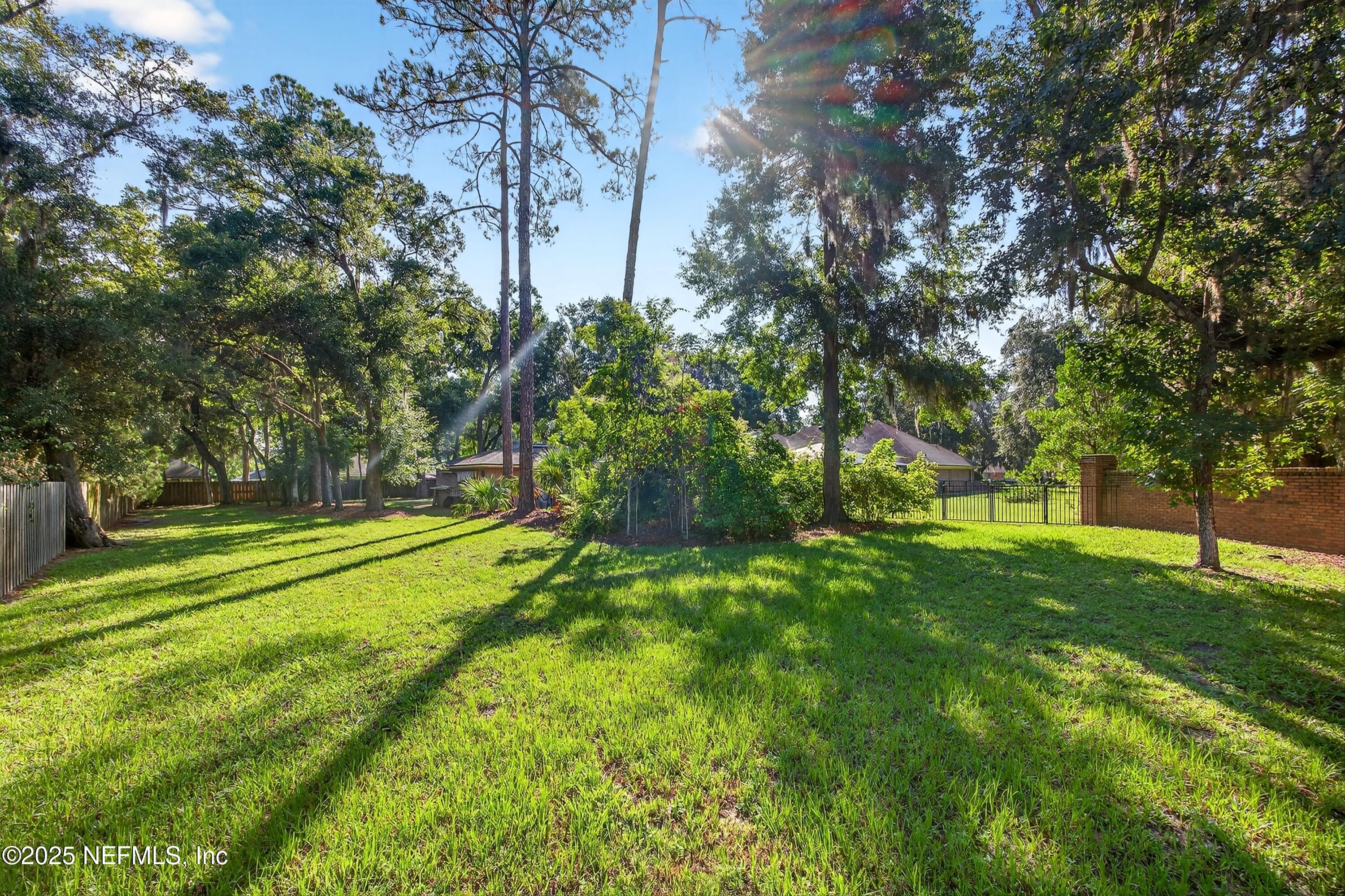 1704 PLANTATION OAKS Drive