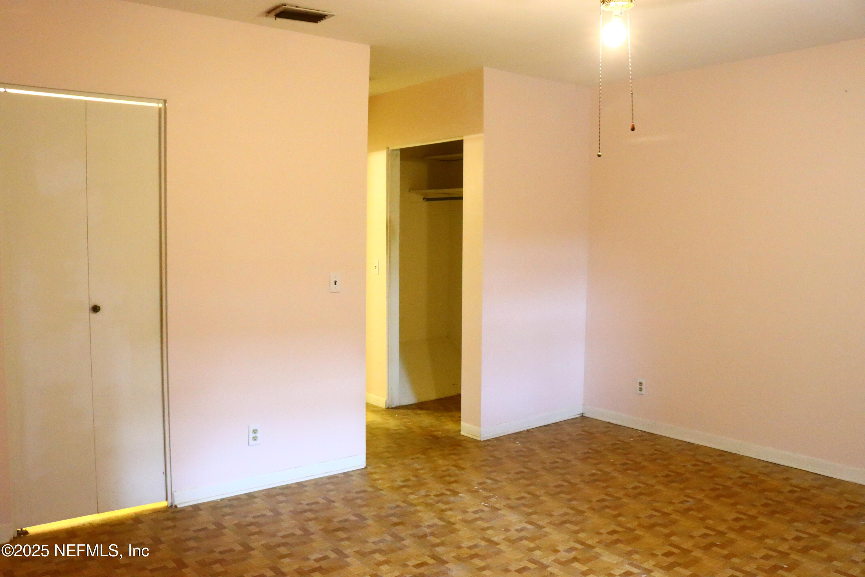 4319 PLAZA GATE Lane 202