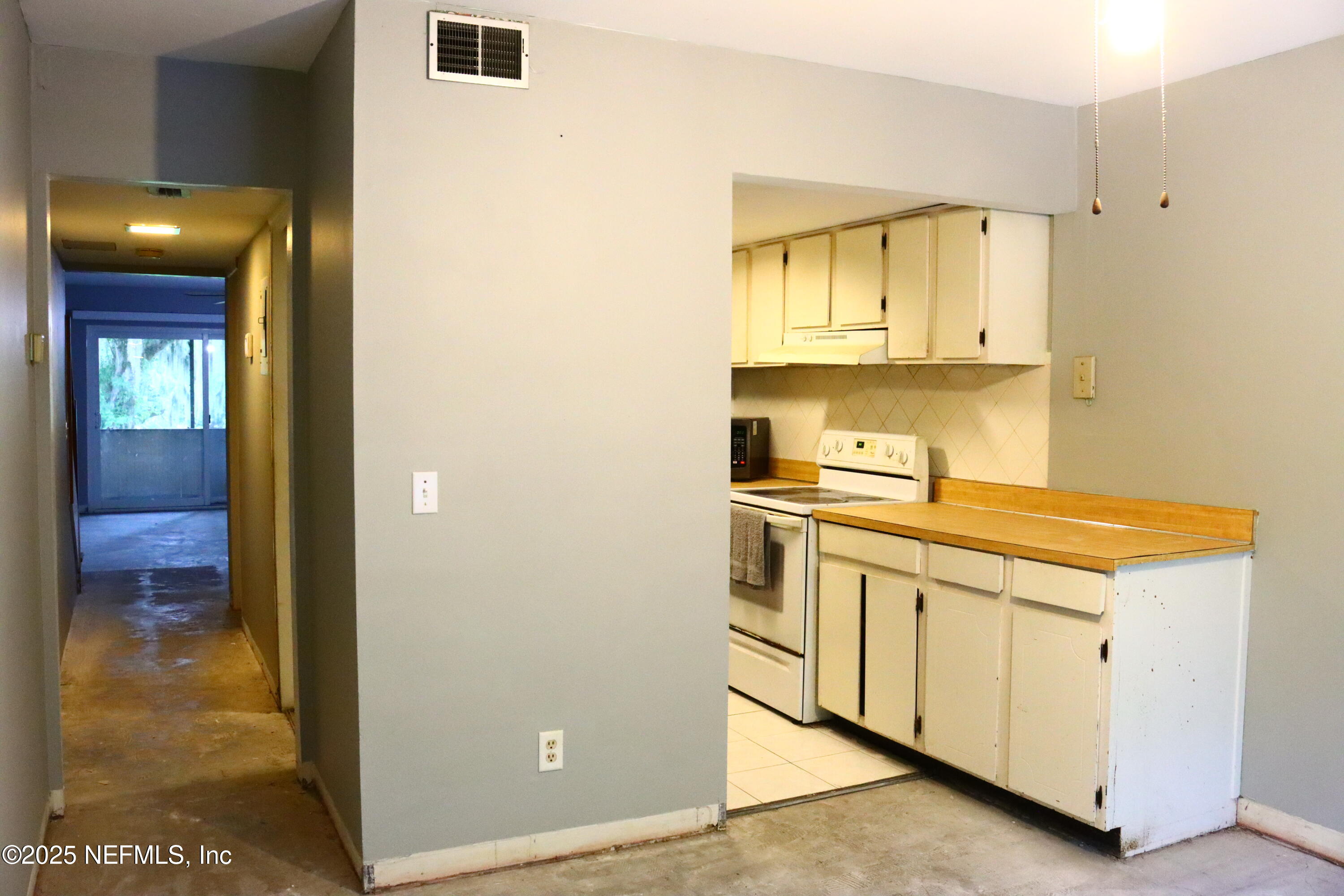4319 PLAZA GATE Lane 202