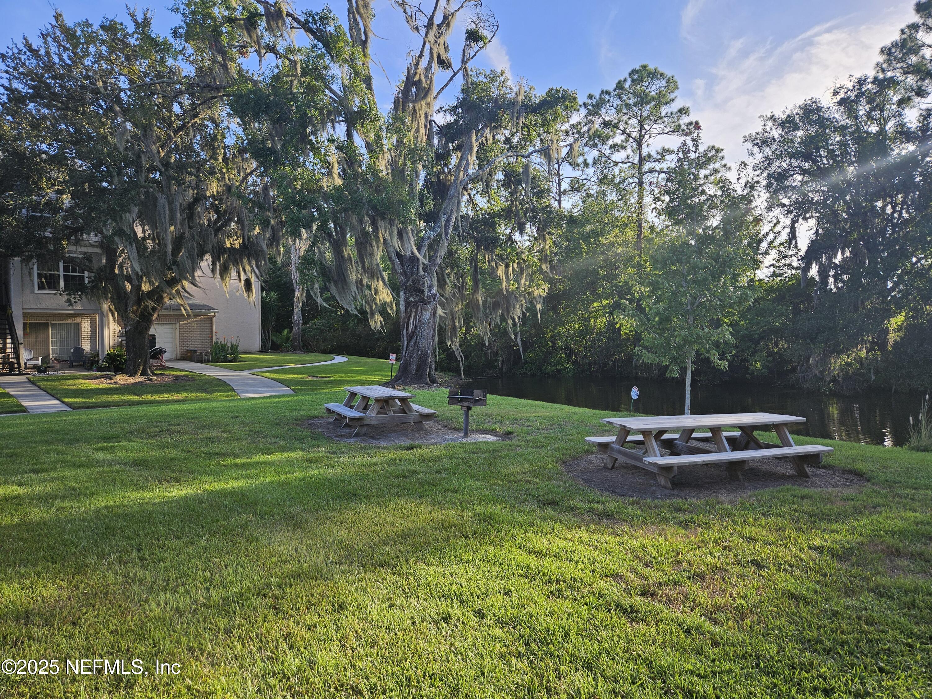 4319 PLAZA GATE Lane 202
