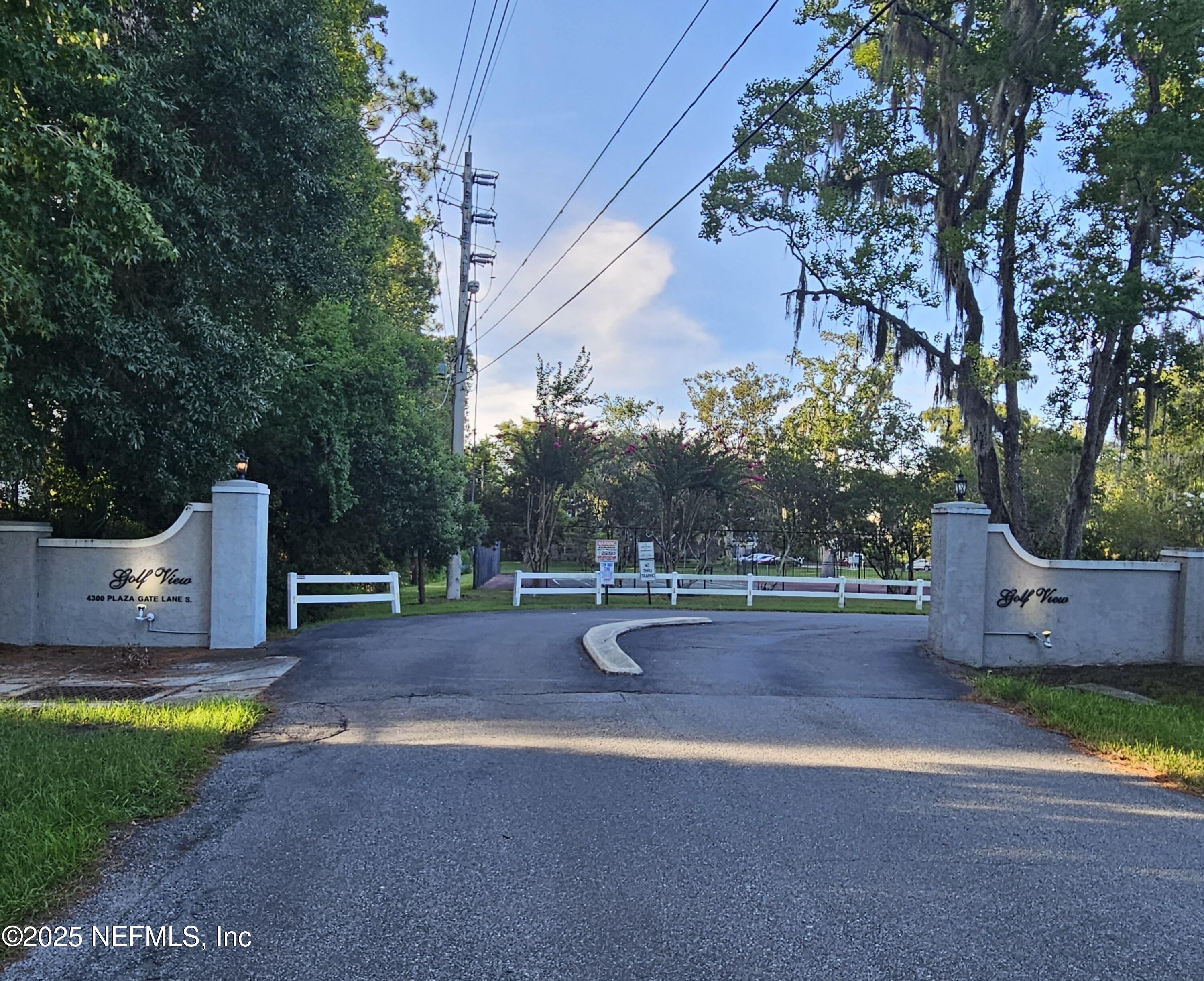 4319 PLAZA GATE Lane 202