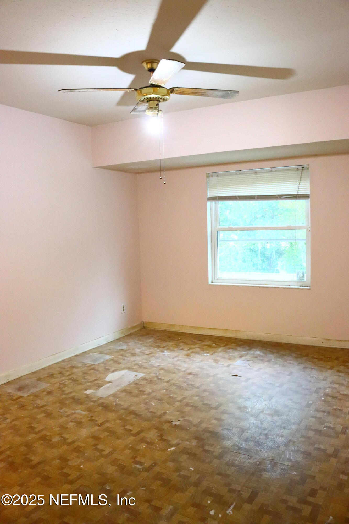 4319 PLAZA GATE Lane 202