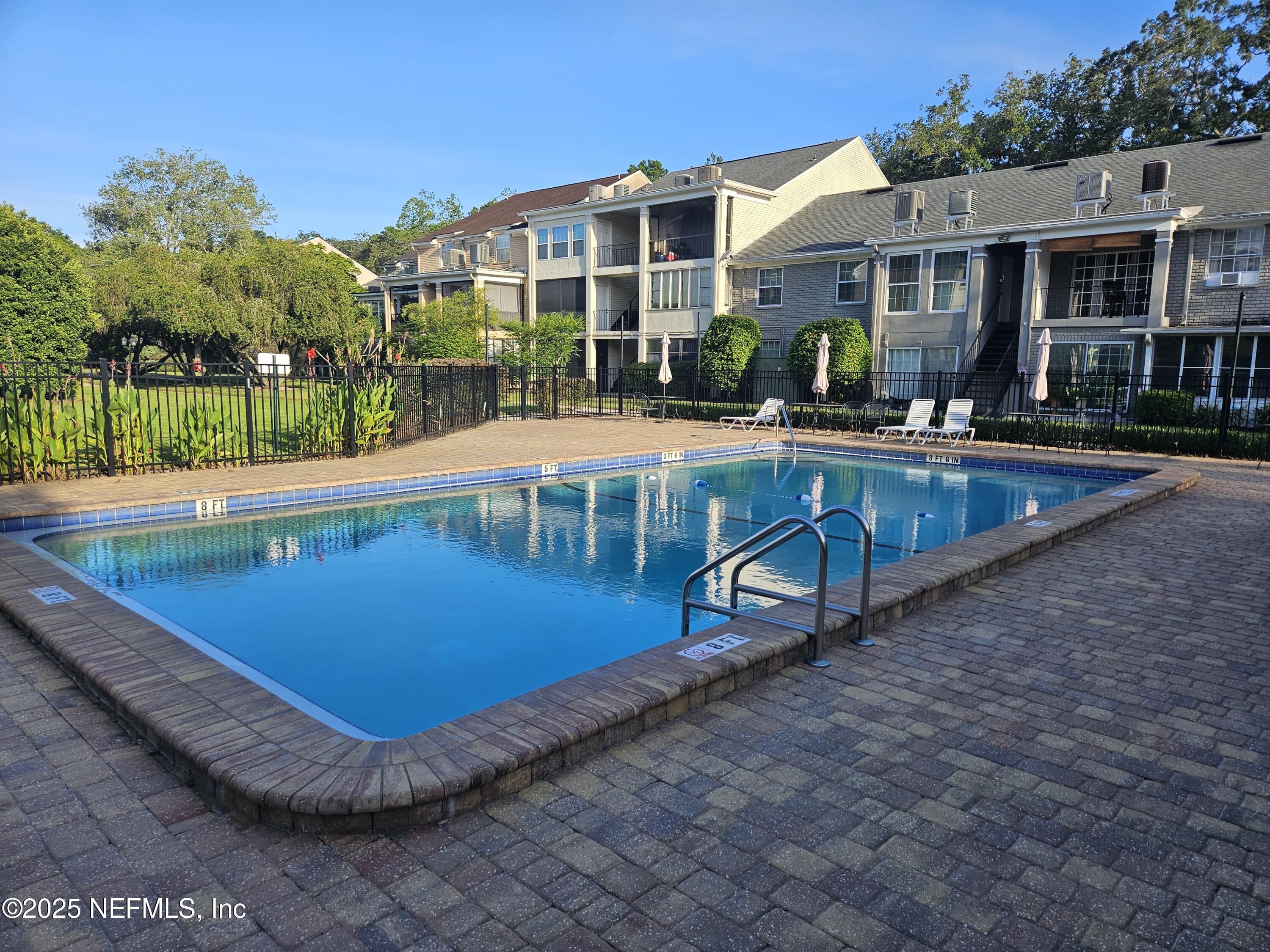 4319 PLAZA GATE Lane 202