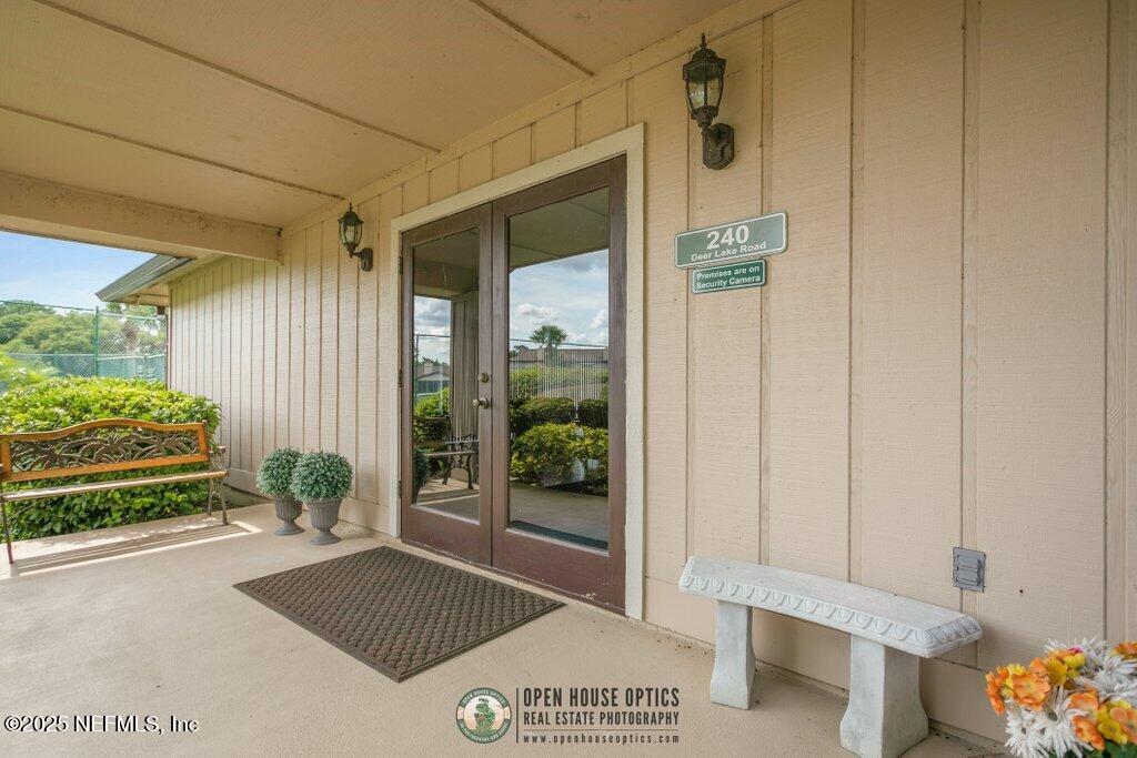 195 DEER LAKE Circle
