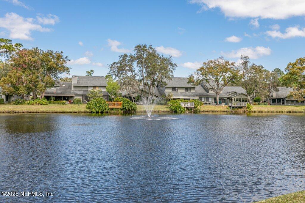 195 DEER LAKE Circle