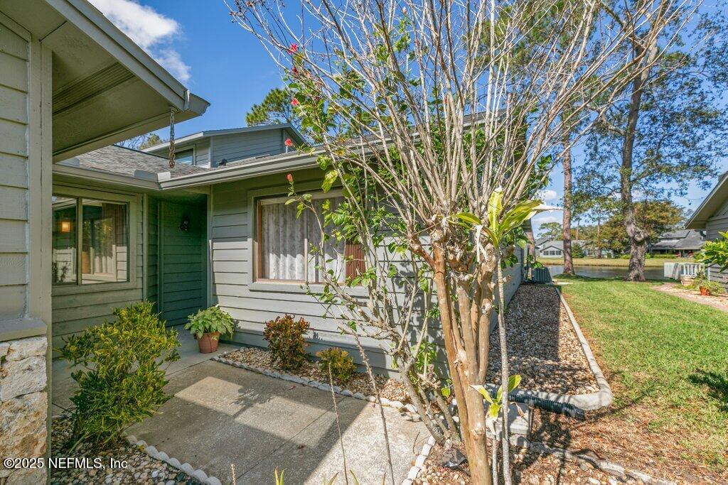 195 DEER LAKE Circle