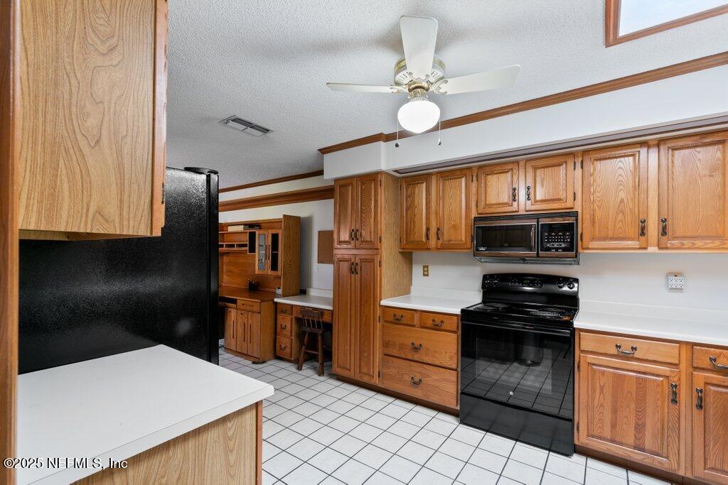 195 DEER LAKE Circle