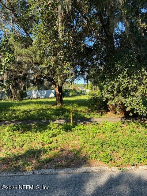 605 MAGNOLIA Avenue