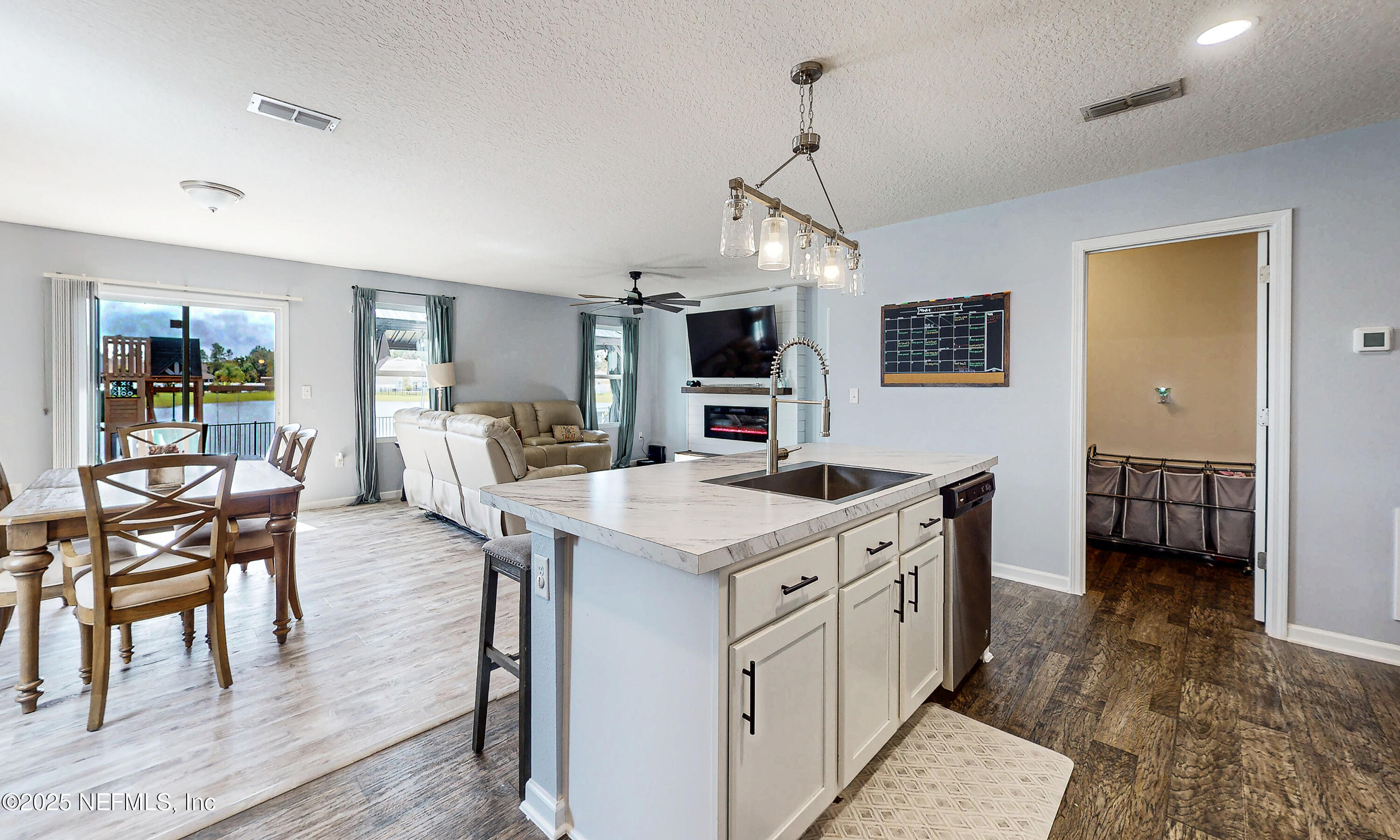 2331 EVENING OAKS Lane