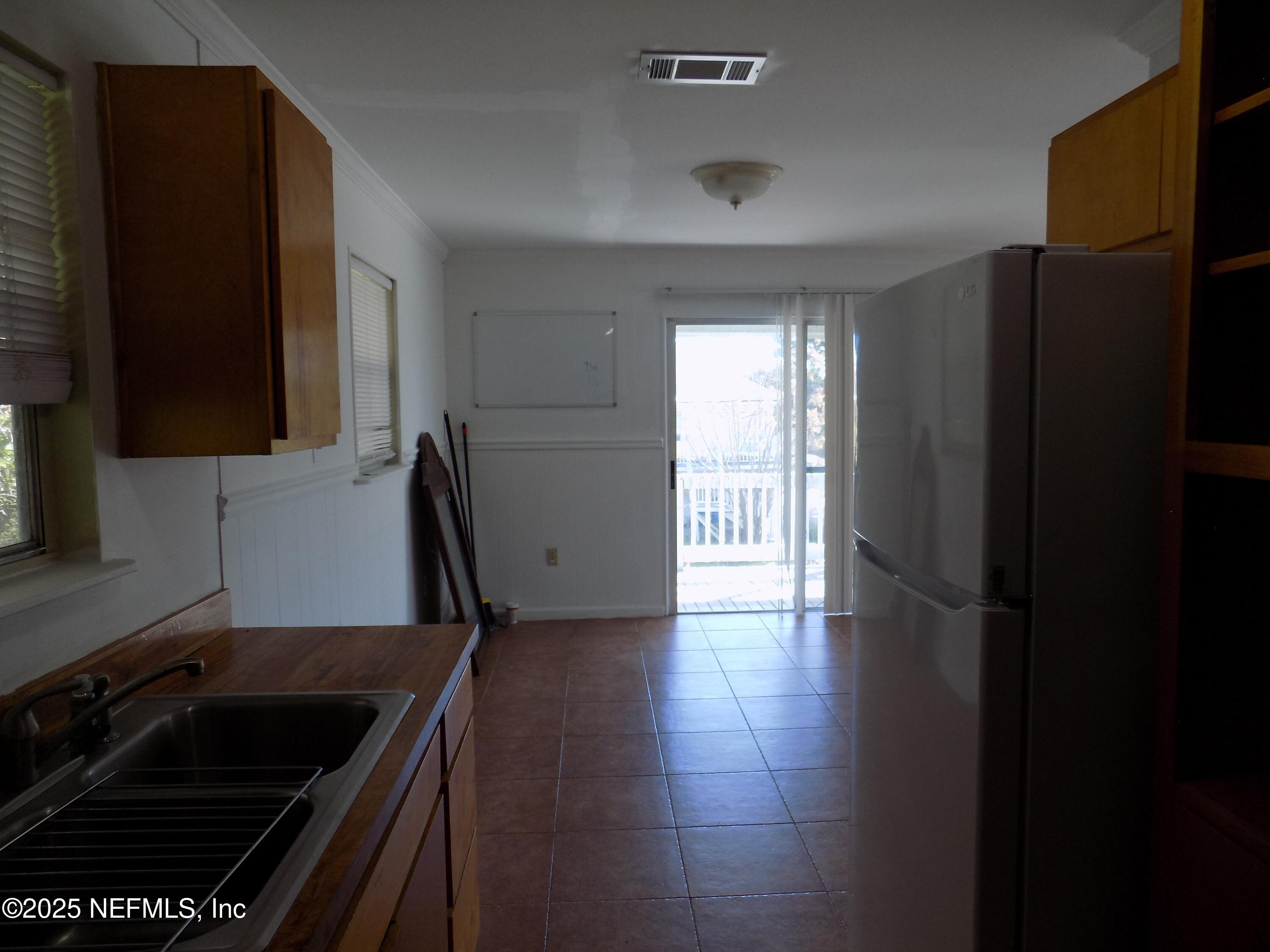 57 S FLETCHER Avenue C2