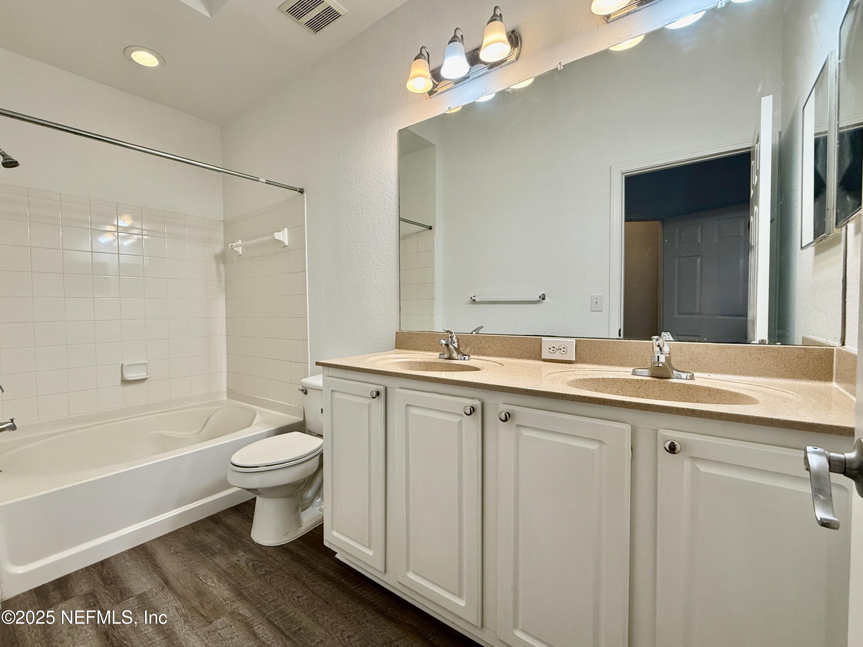 10075 GATE Parkway 1912