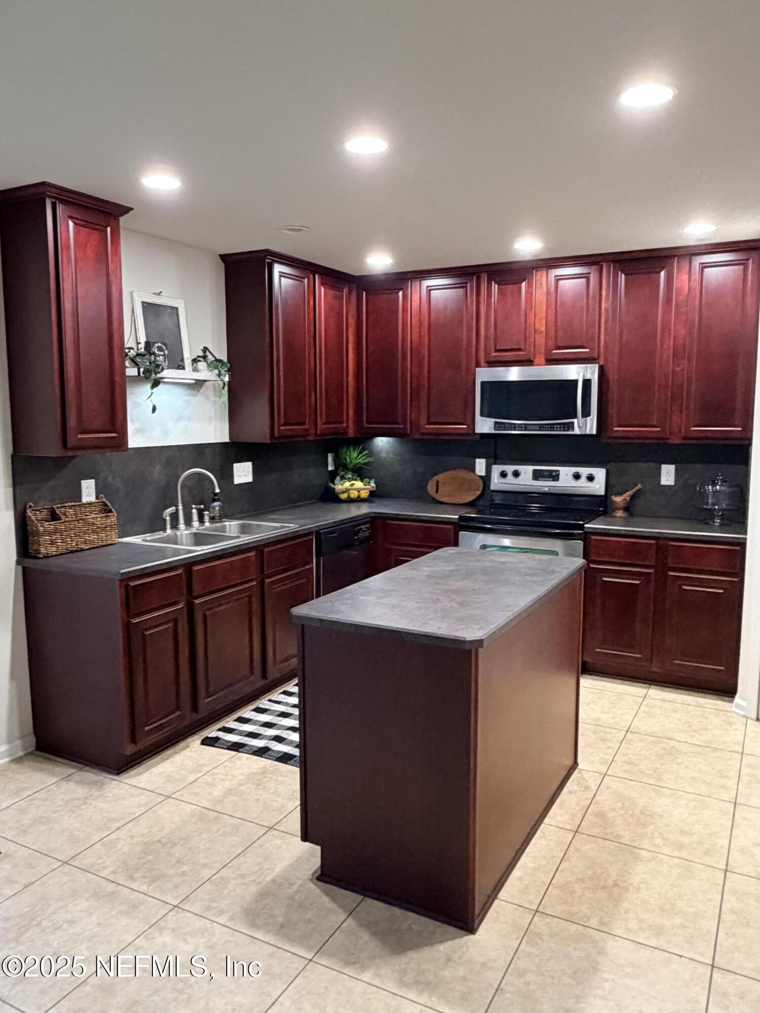 483 S ABERDEENSHIRE Drive, St. Johns