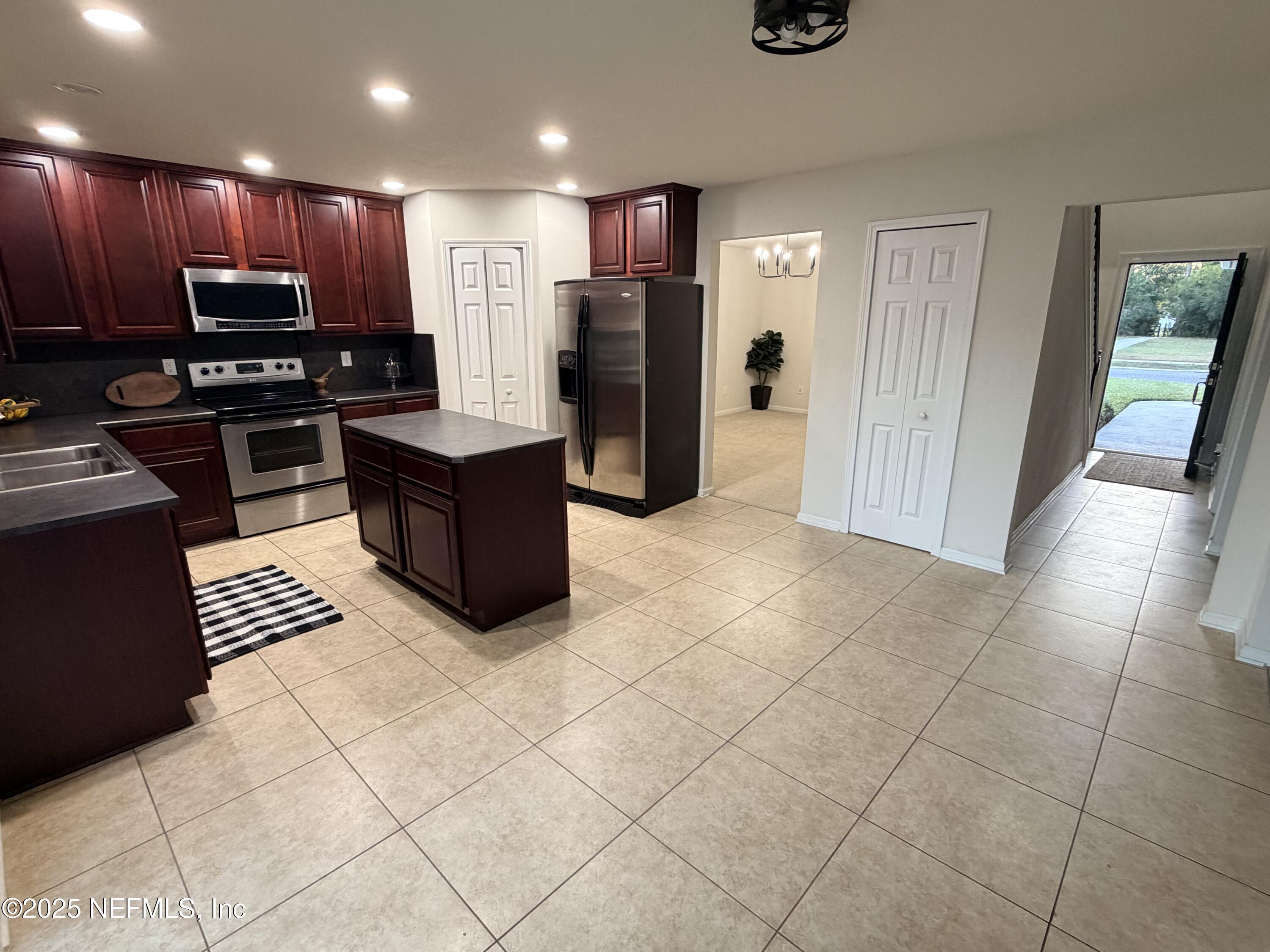 483 S ABERDEENSHIRE Drive, St. Johns