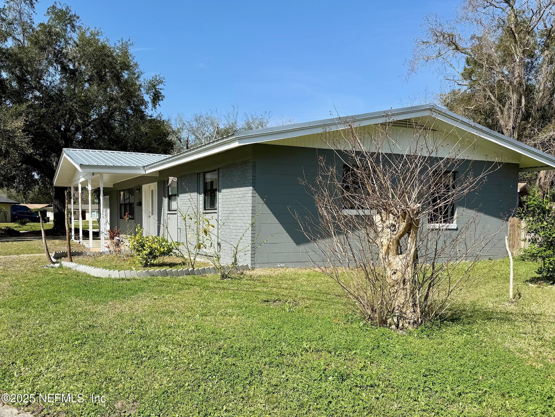 5445 GLORIANNE Drive