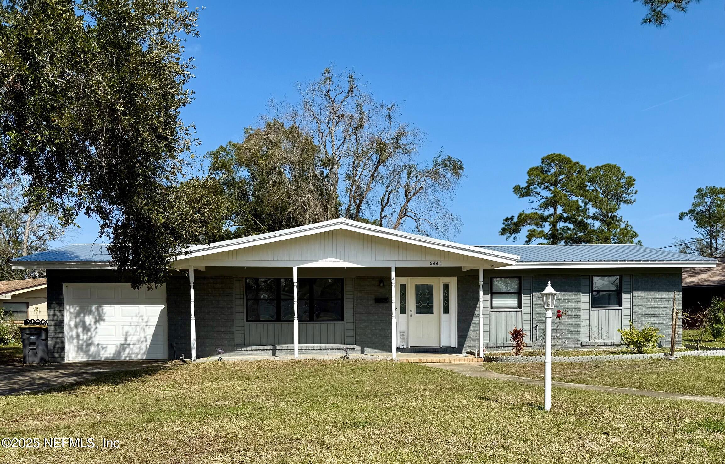 5445 GLORIANNE Drive