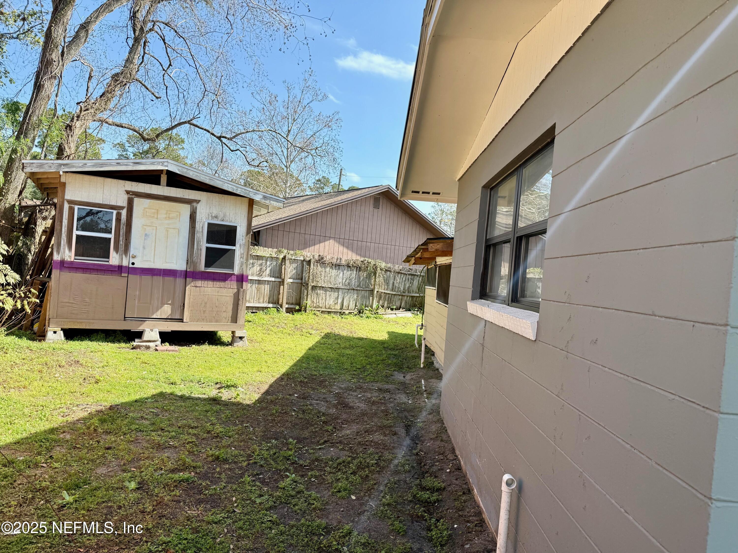 5445 GLORIANNE Drive