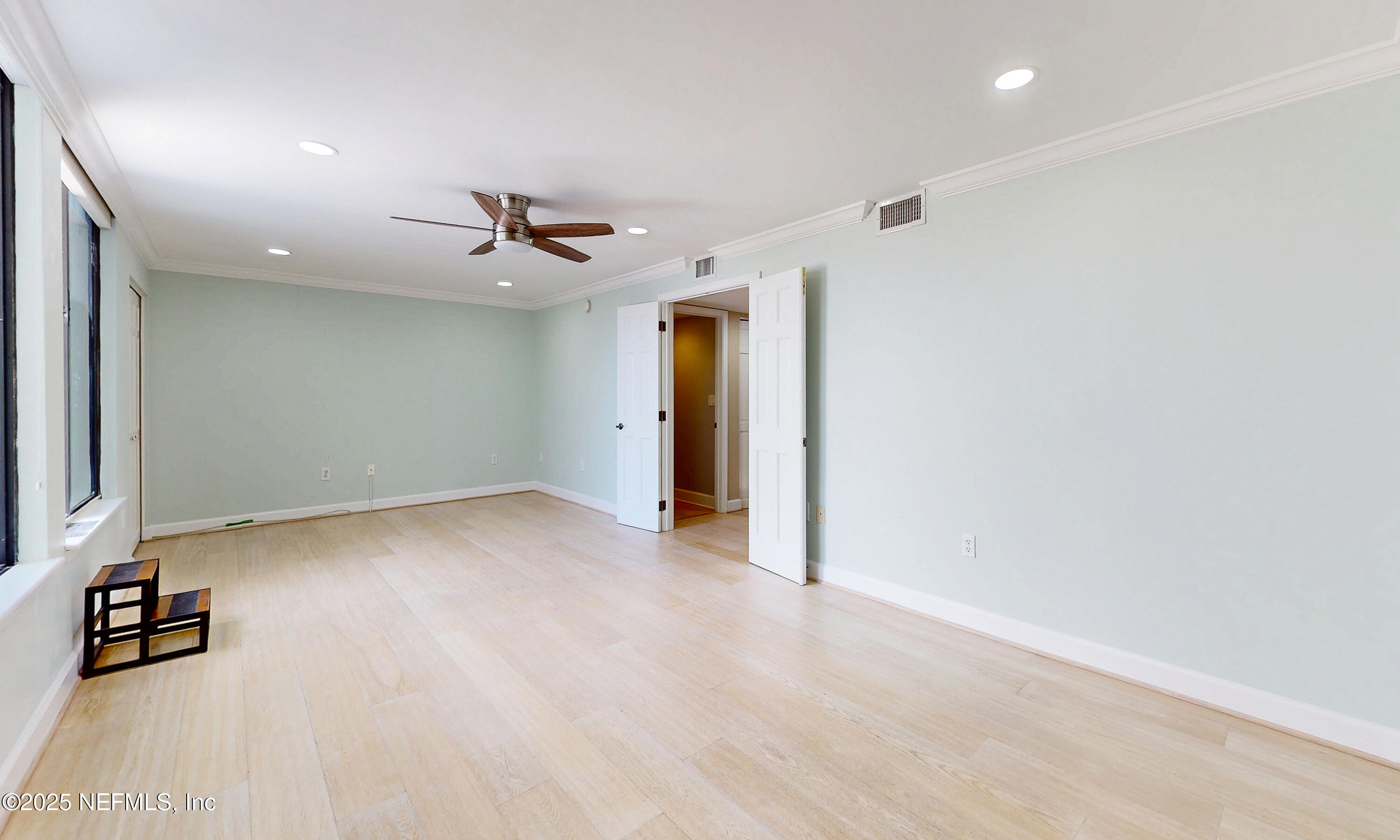 2100 OCEAN Drive PH-2